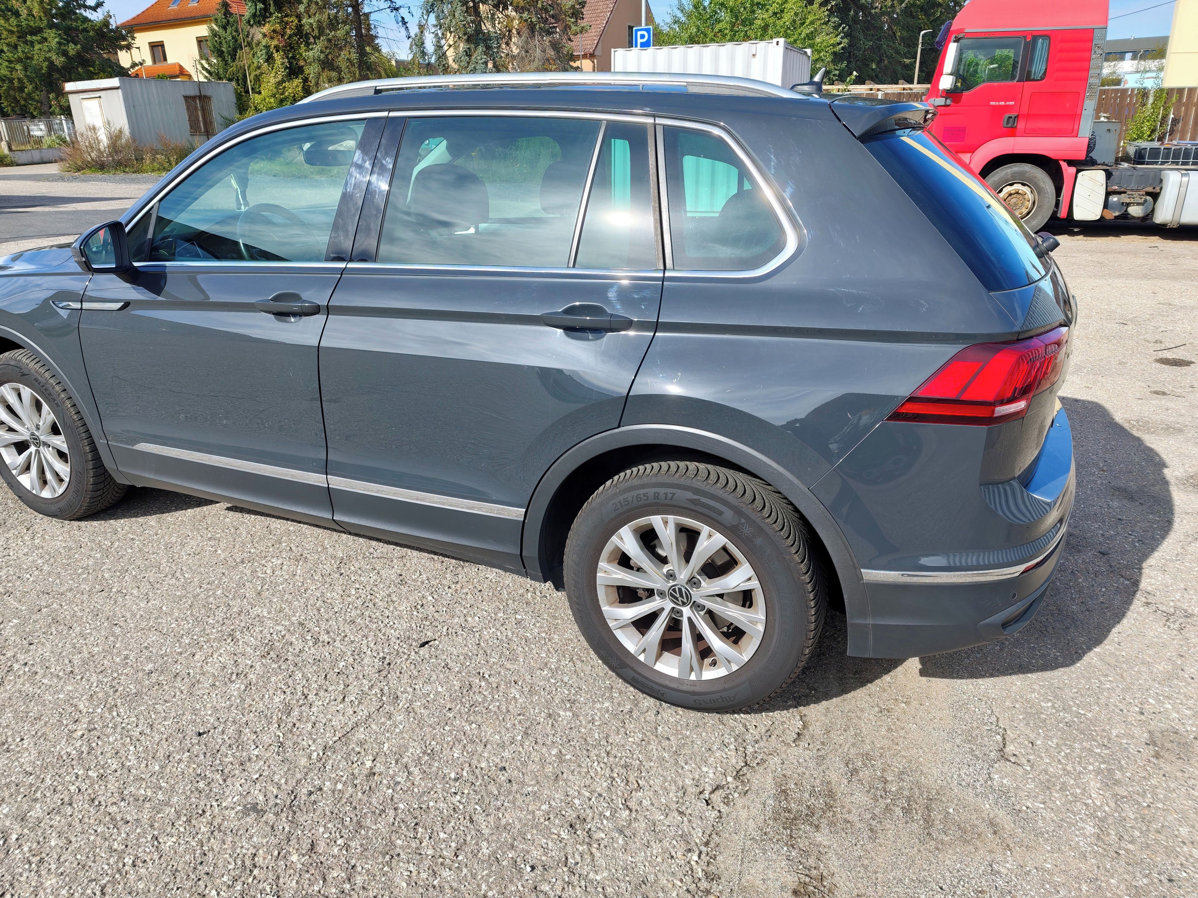Volkswagen Tiguan, 1.5 TSI, hezký stav - fotka 6