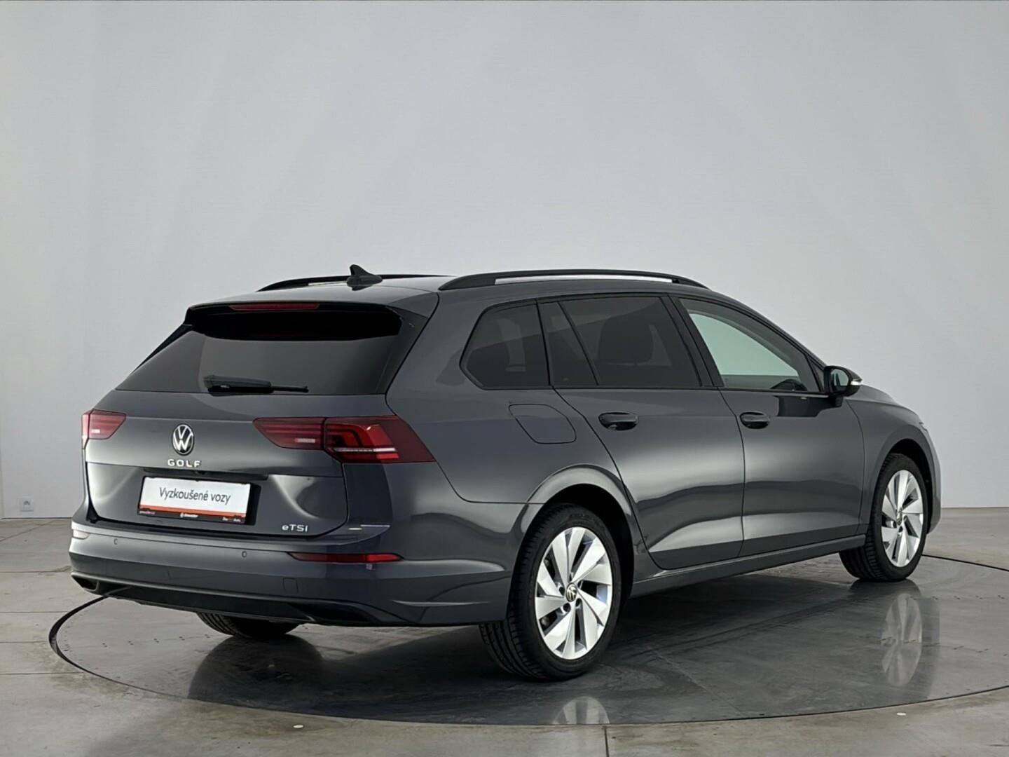 Volkswagen Golf, 1.5 eTSi / 85 kW Life DSG - fotka 2