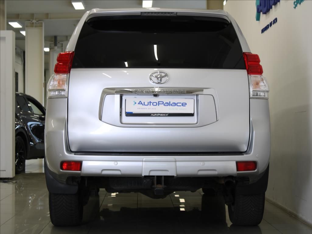 Toyota Land Cruiser, 3,0 D-4D 60th Anniversary ČR - fotka 4