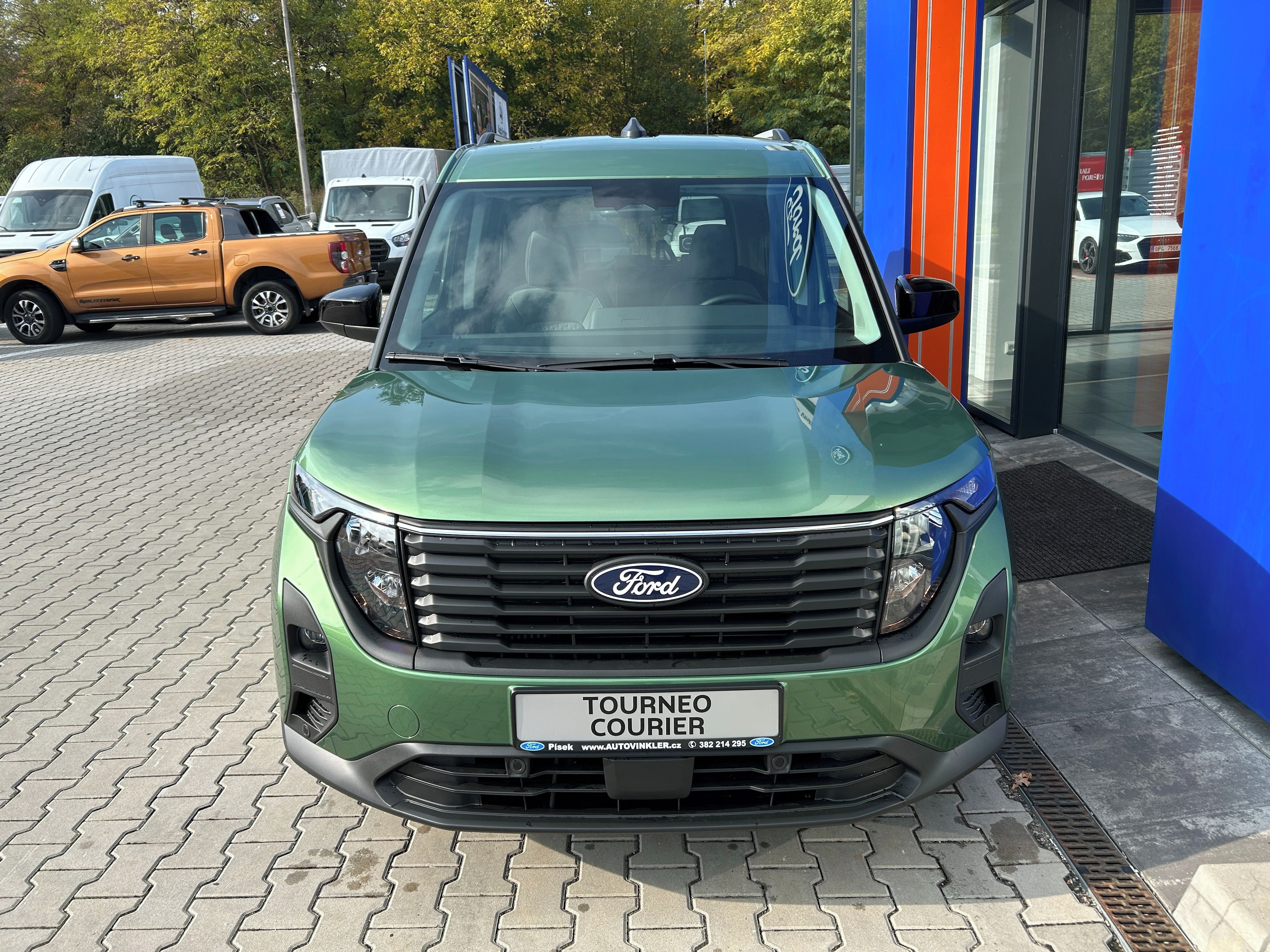 Ford Tourneo Courier, 1.0 EcoBoost 92 kW Titanium L1 - fotka 2
