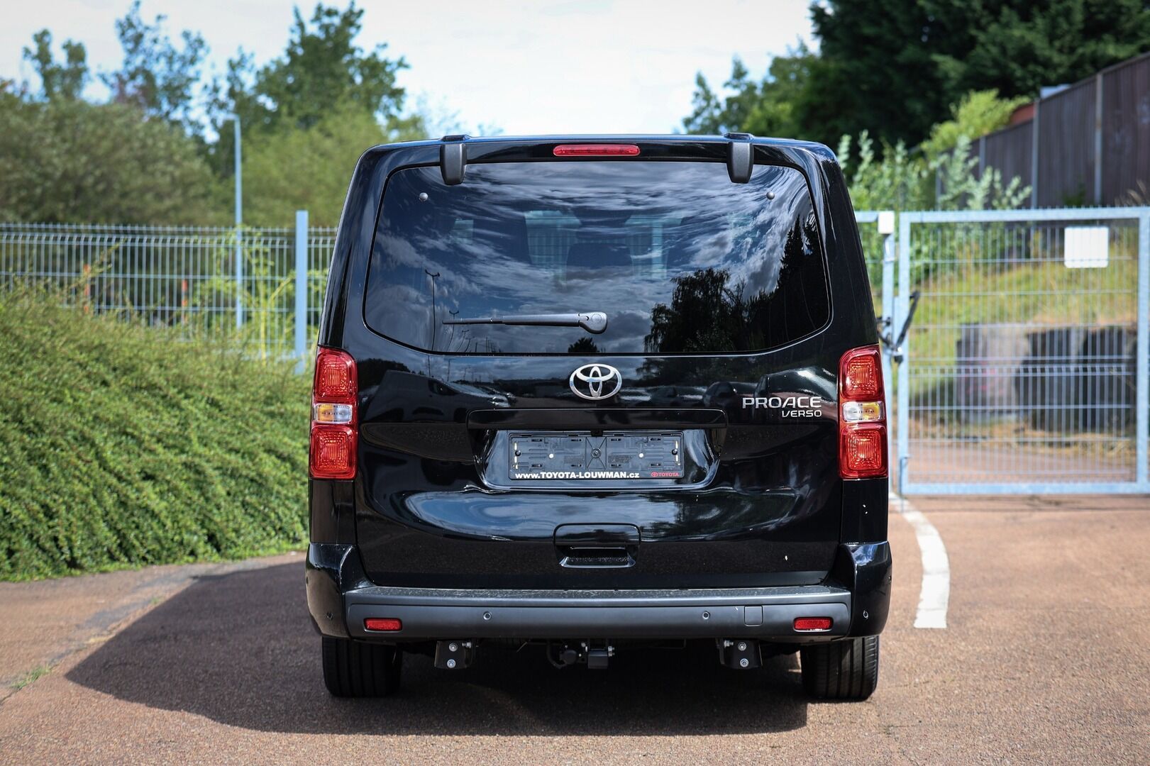 Toyota Proace Verso, 2.2. 180 L2 AT VIP SKYVIEW - fotka 5