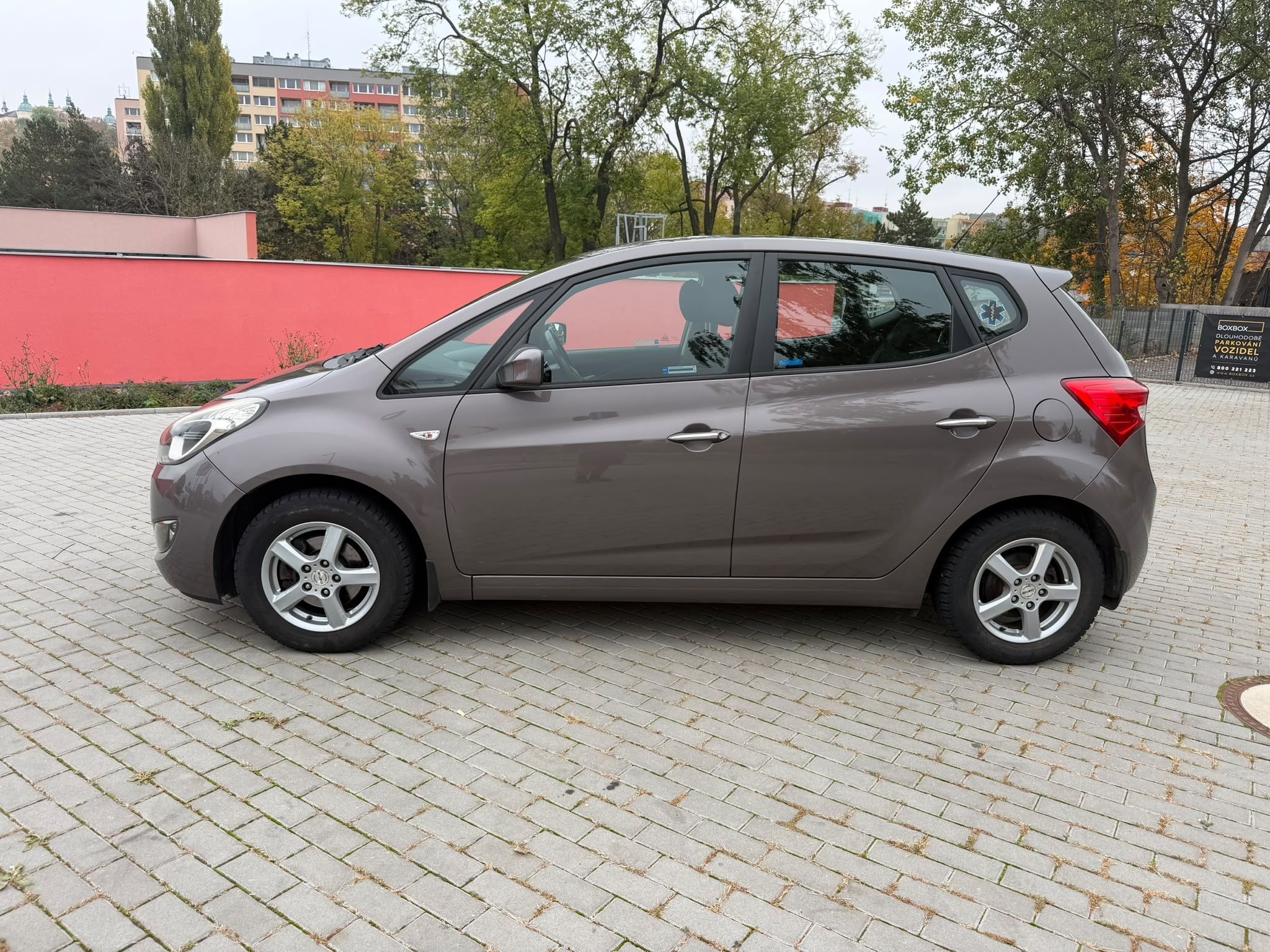 Hyundai ix20, 1.6 GDi Automat ČR 1 majitel - fotka 6