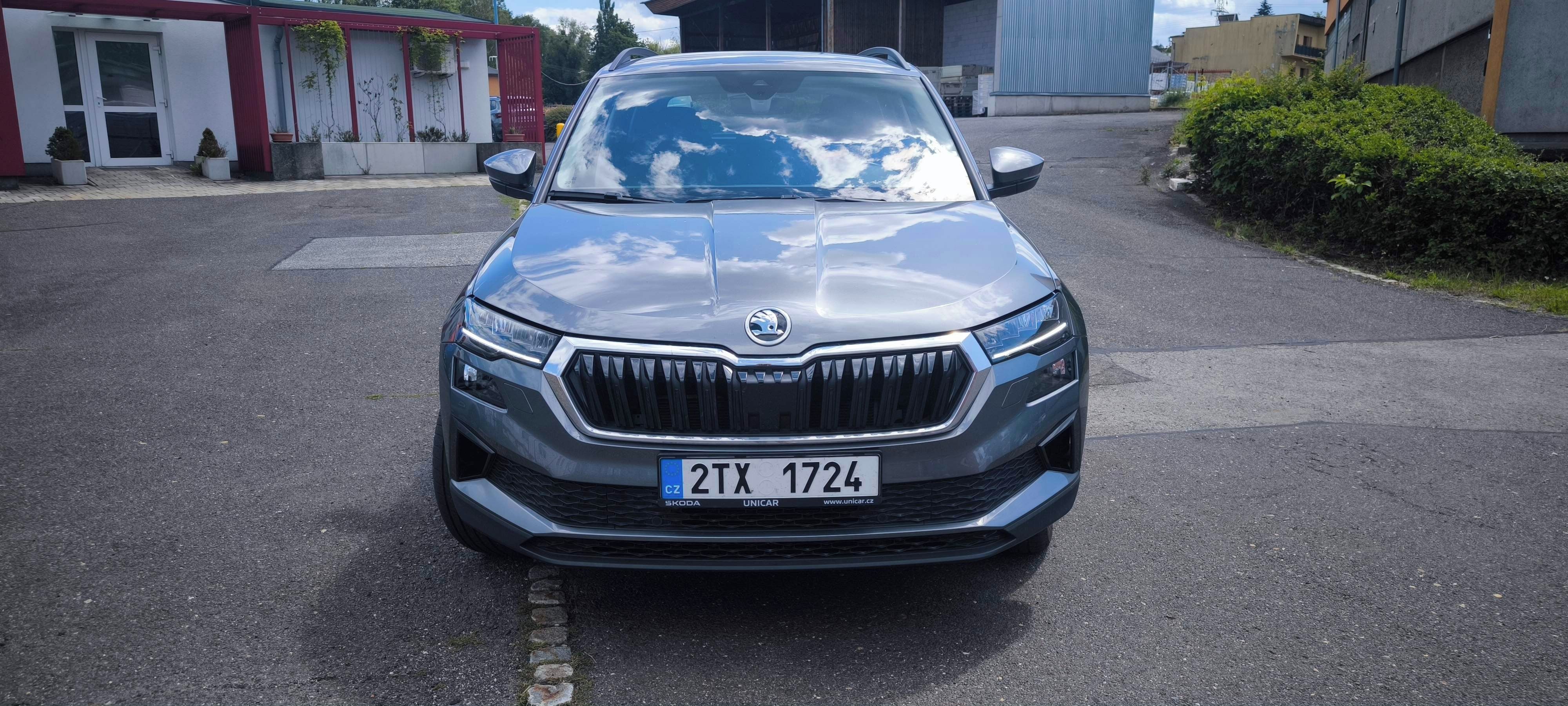 Škoda Karoq, 2,0 TDI 85 kW - Zánovní - fotka 2