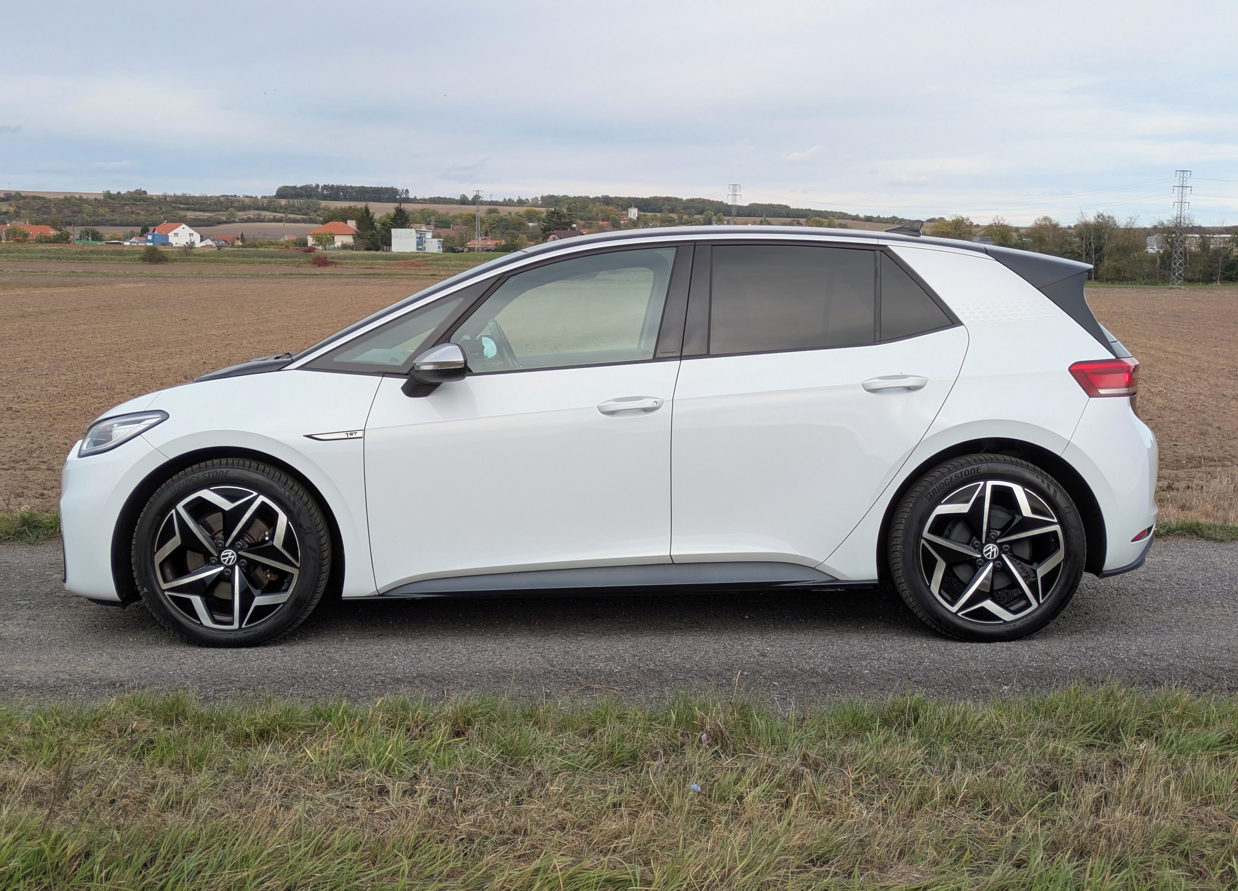 Volkswagen ID.3, 62kWh, 1ST PLUS MATRIX SOH 91% - fotka 4