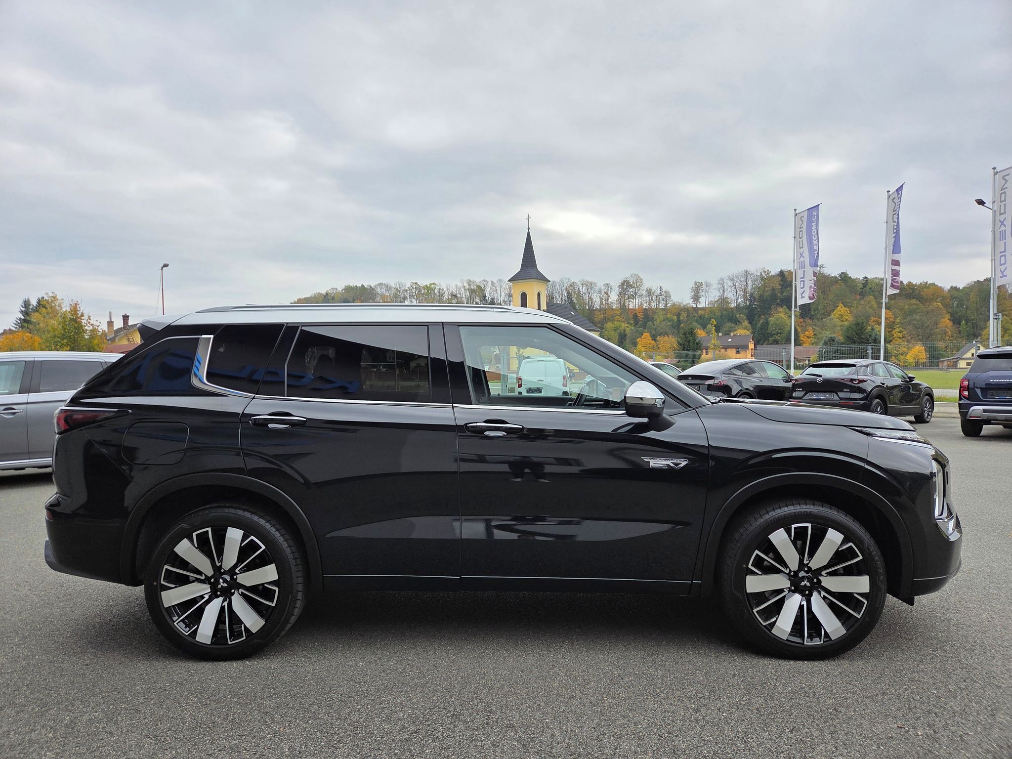 Mitsubishi Outlander, 2.4 PHEV 4x4 INSTYLE, taž. zař - fotka 6