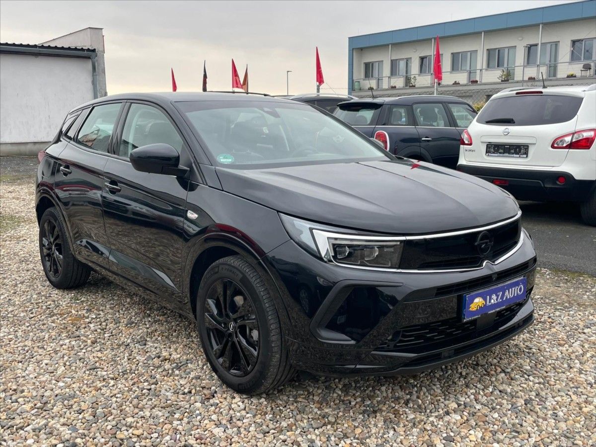 Opel Grandland, 1,2 Hybrid - fotka 3