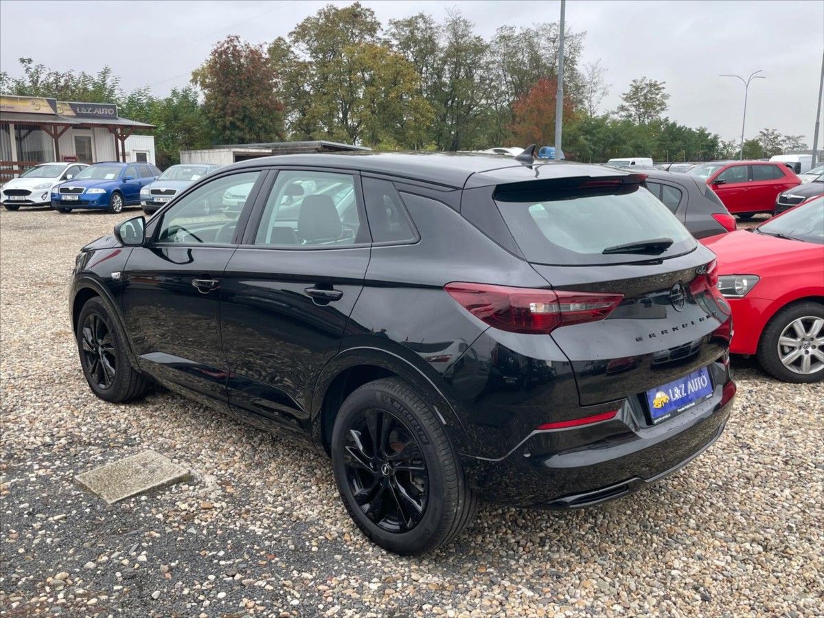 Opel Grandland, 1,2 Hybrid - fotka 4