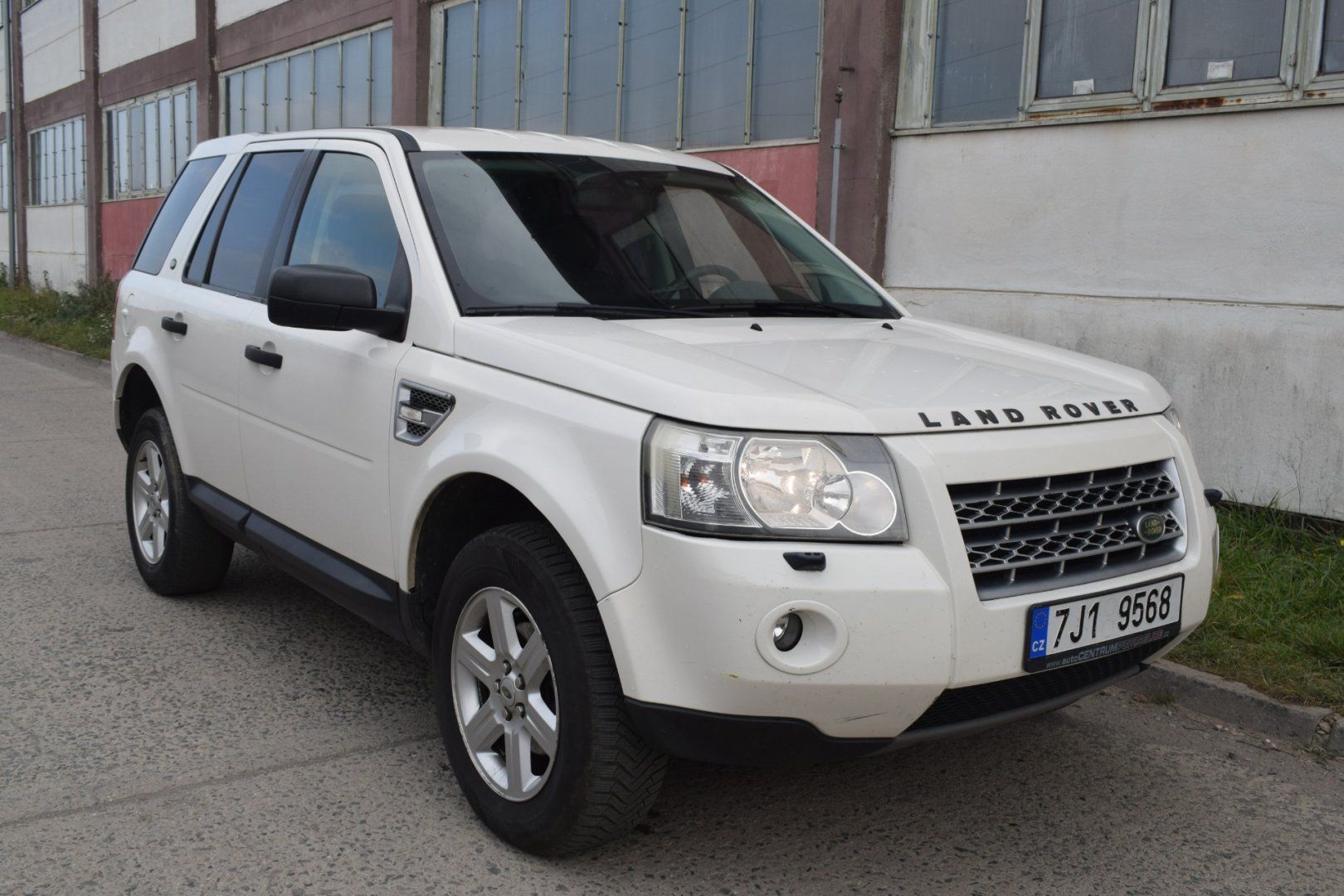 Land Rover Freelander, automat, slušný stav, DVD