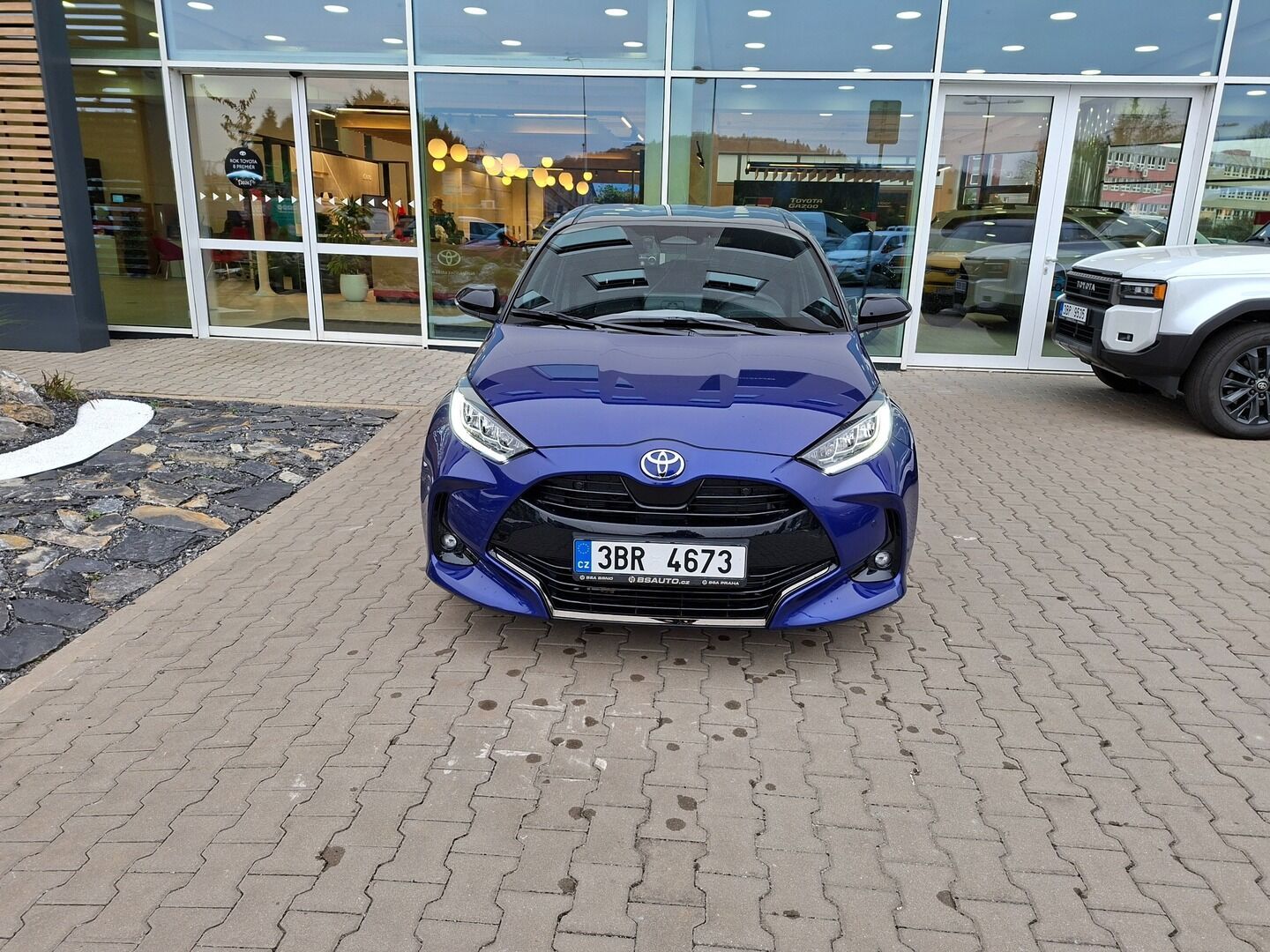 Toyota Yaris, 1.5 HEV 130K Executive - fotka 2