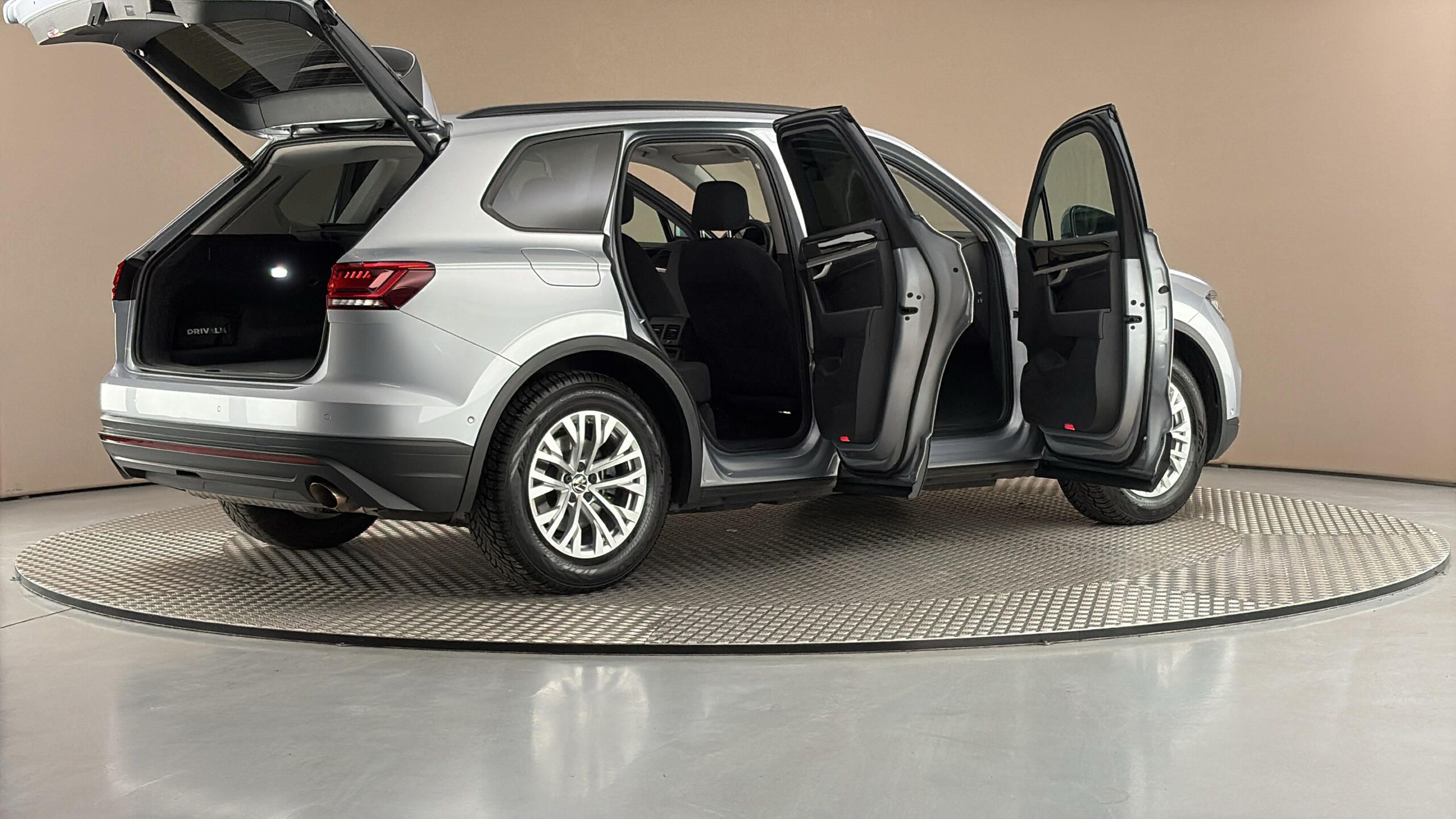 Volkswagen Touareg, 3.0 TDI Tiptronic - fotka 6