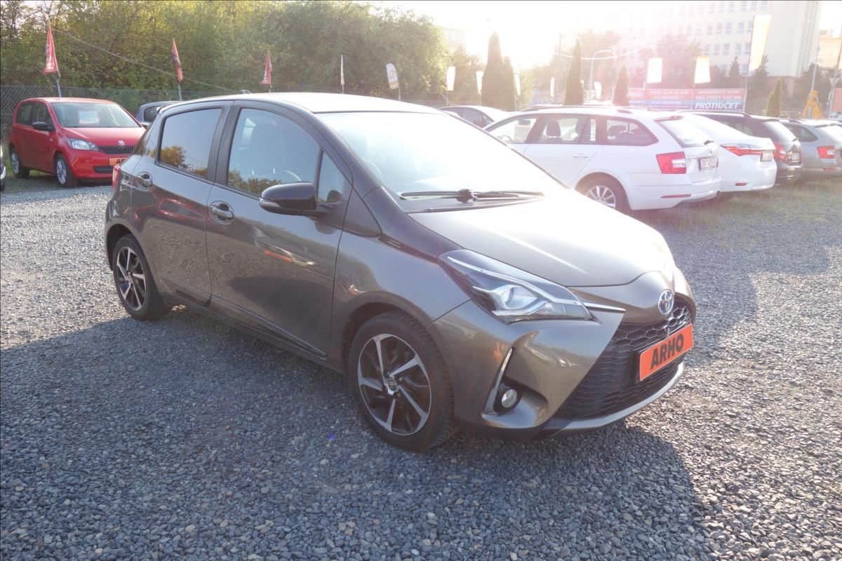 Toyota Yaris, 1,5 i, ČR, HYBRID, SELECTION.