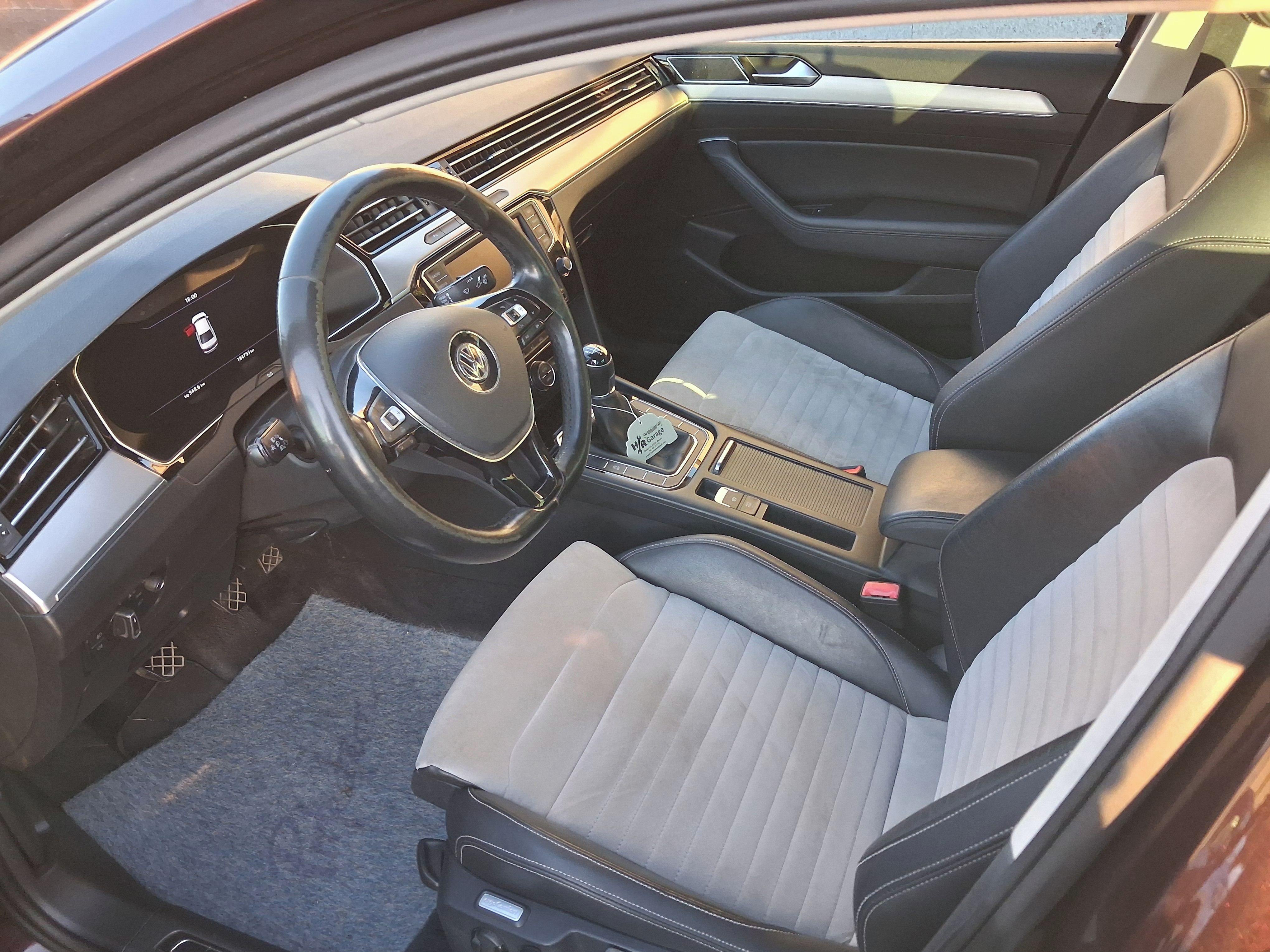 Volkswagen Passat, 2.TDI TOP výbava - fotka 5