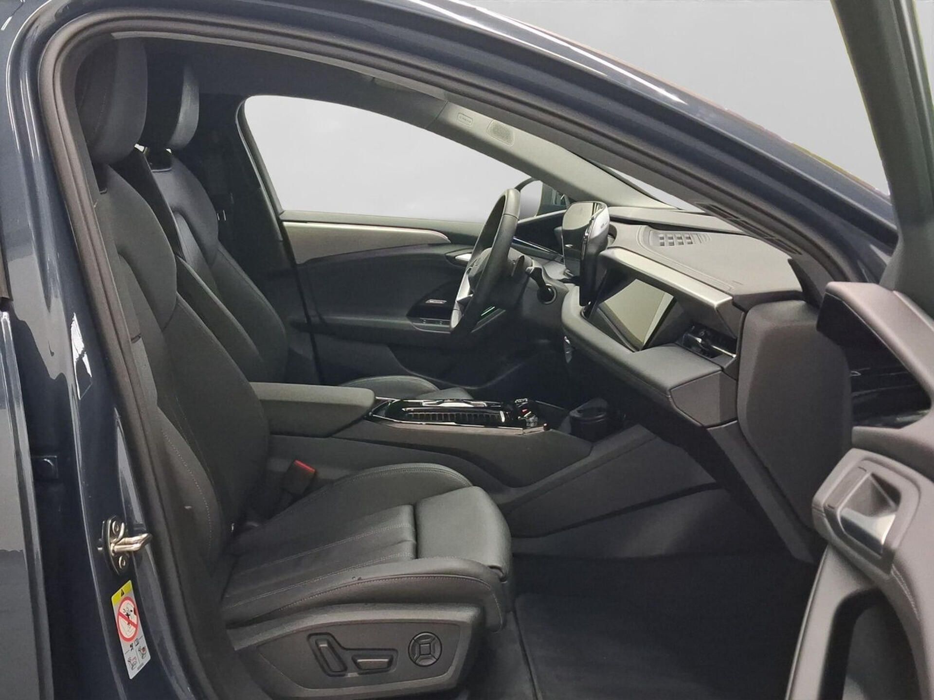 Audi A6, e-tron S-Line Vzduch Matrix Ta - fotka 5