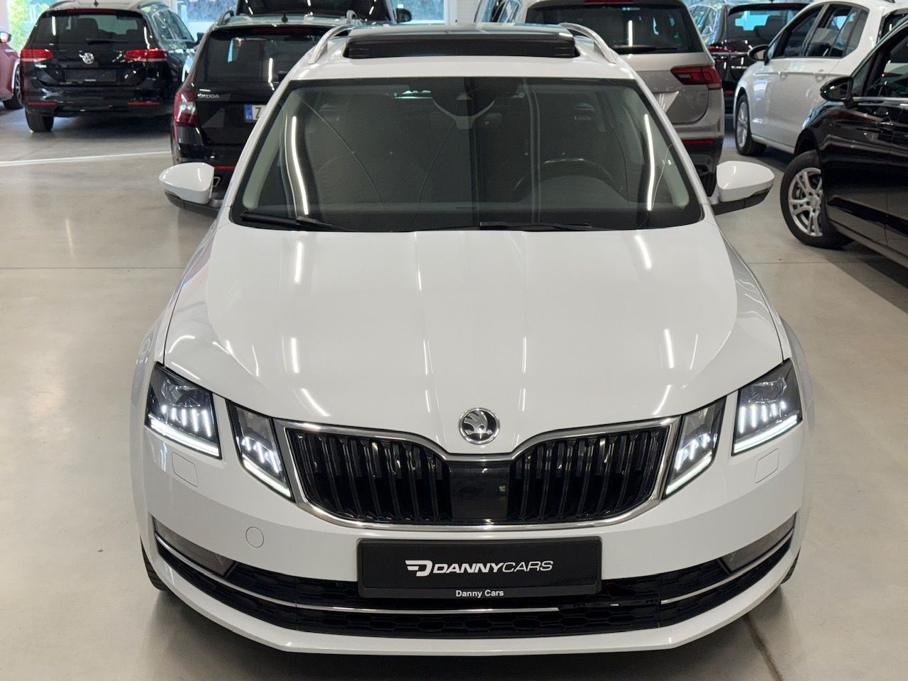 Škoda Octavia, Combi 2.0TDI DSG STYLE PLUS - fotka 5