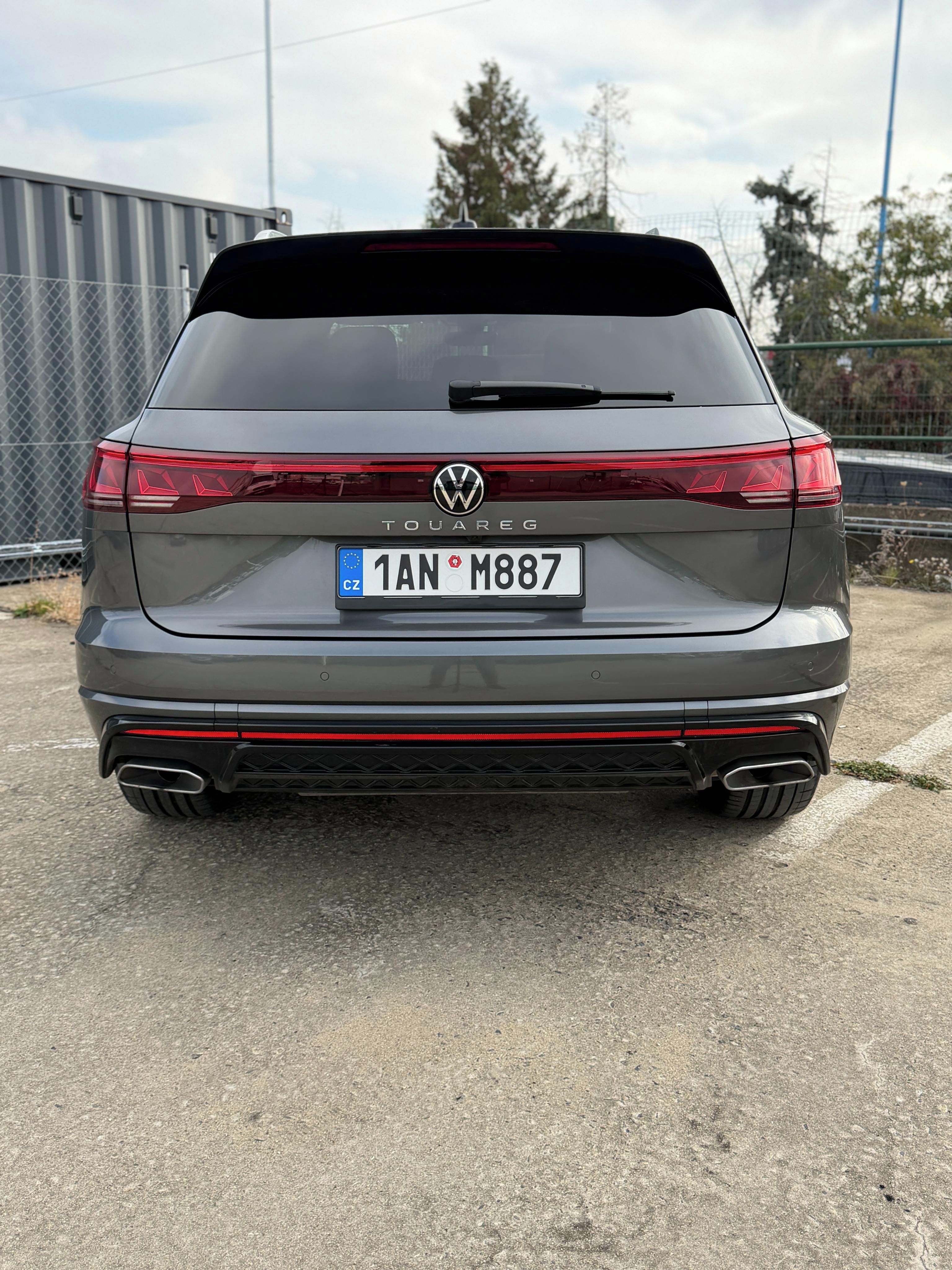 Volkswagen Touareg, R-LineV6 3,0TDI  4MOT - fotka 5