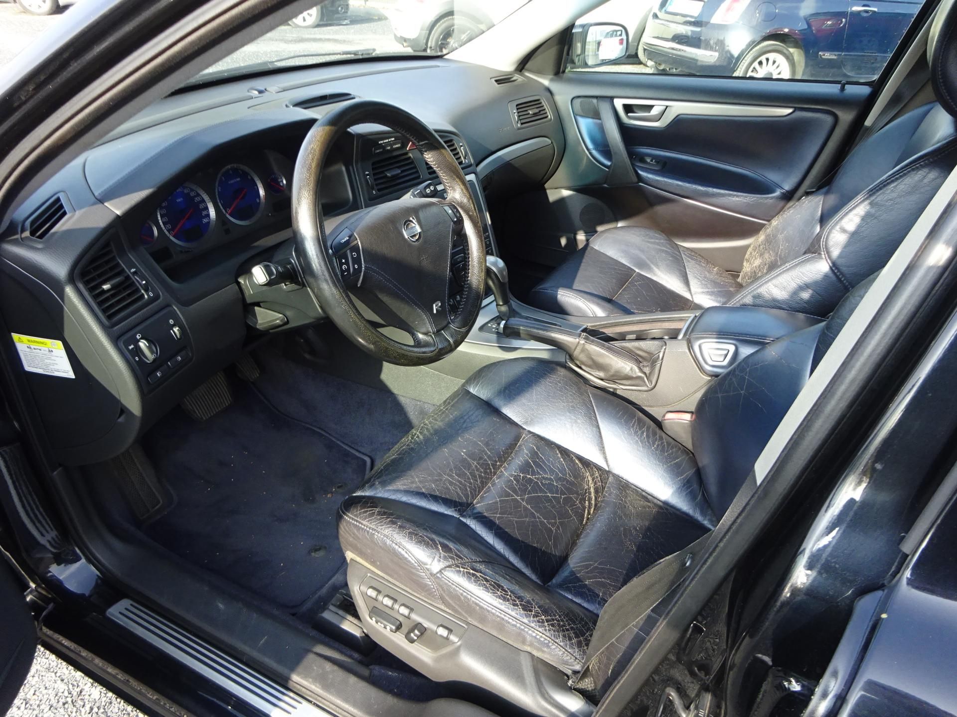 Volvo V70, 2.5T 220kW R AWD AUTOMAT - fotka 4