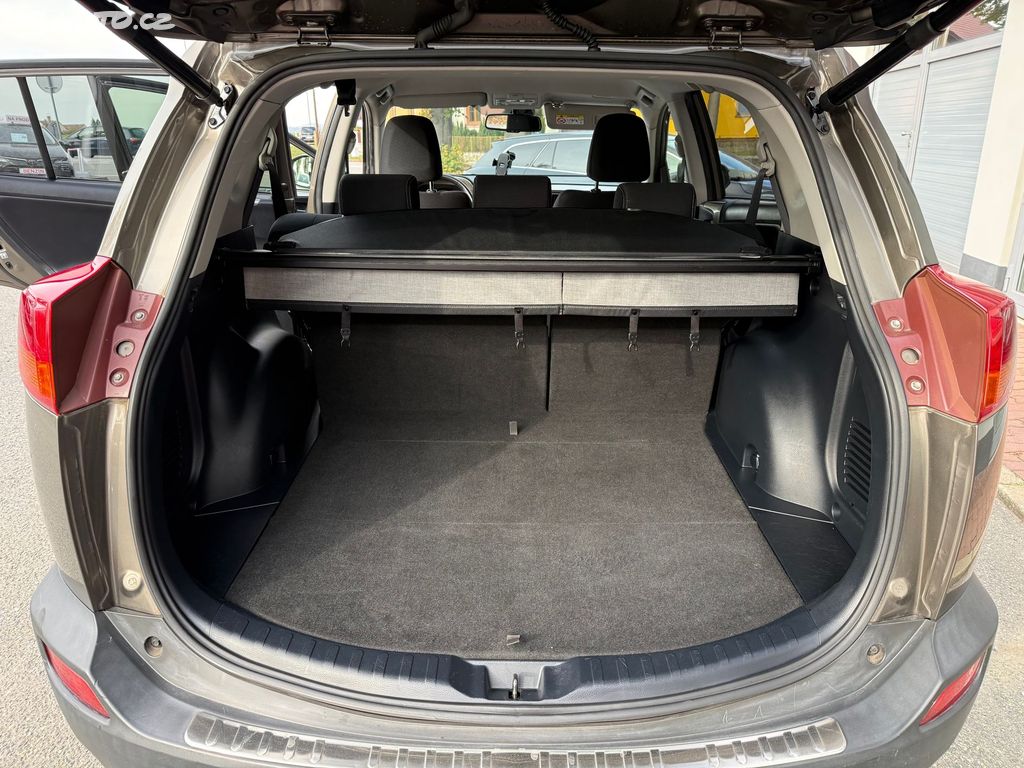 Toyota Rav4, fotka 12
