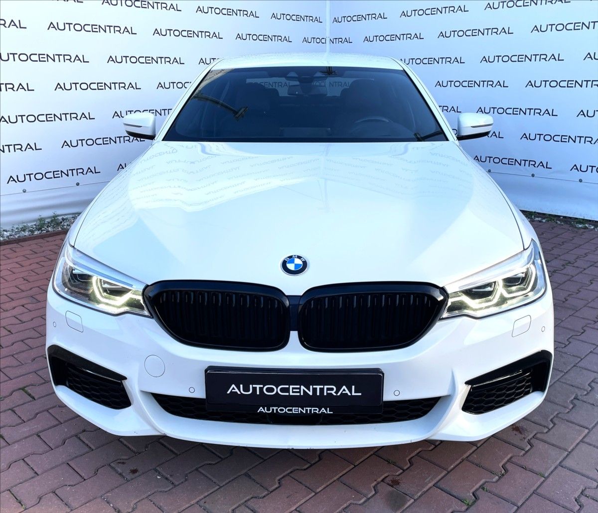 BMW Řada 5, 3,0 D,530 xDrive,195kW,M-PACKE - fotka 3