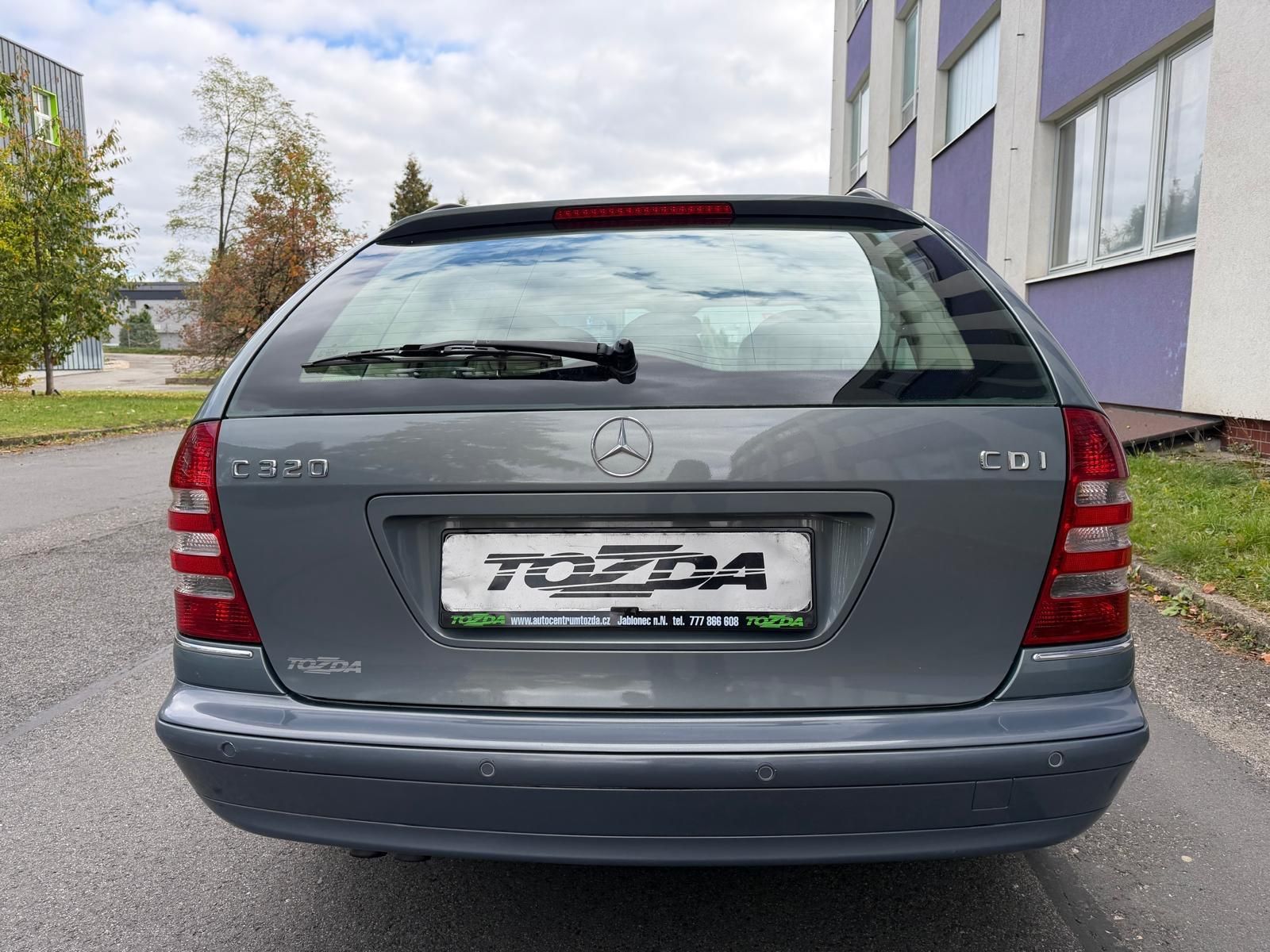 Mercedes-Benz Třídy C, 320 3,0 CDi Elegance - fotka 4