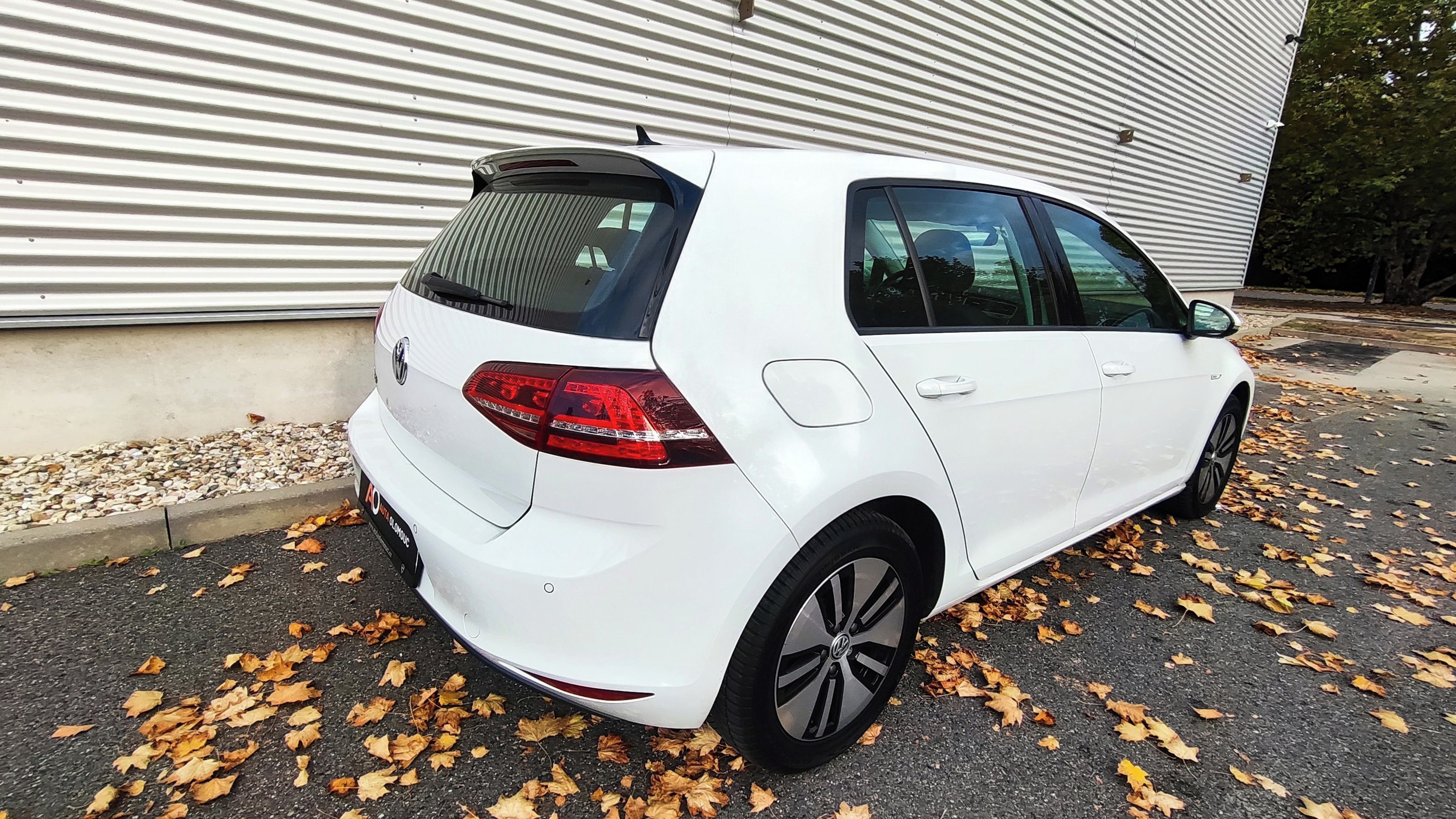 Volkswagen e-Golf, 32kWh 85 KW  28.000km!!! - fotka 4