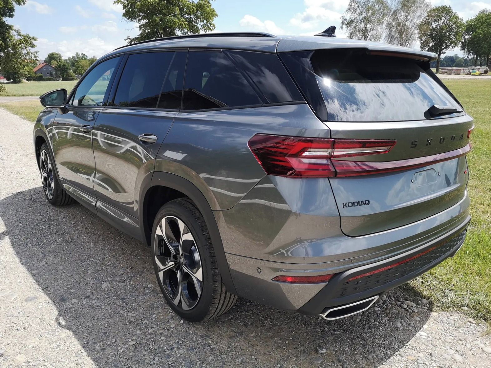Škoda Kodiaq, RS 2.0 TSI 195kW Aut 4x4 7míst - fotka 2