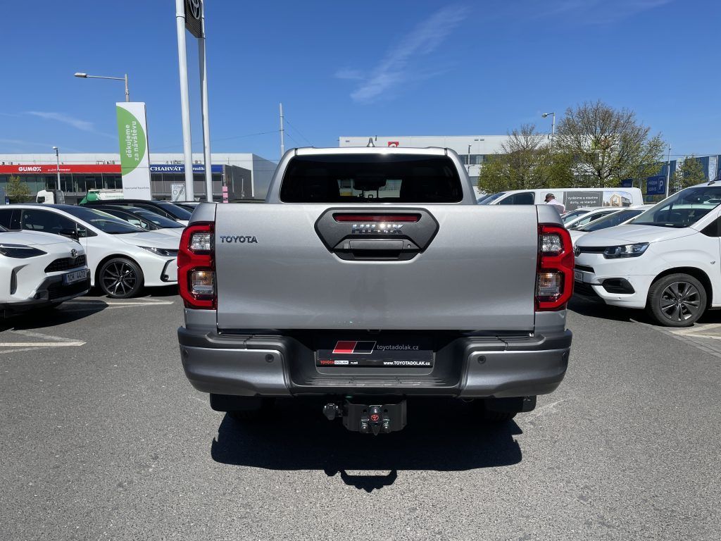 Toyota Hilux, 2.8D Invincible ODBĚR 3/2027 - fotka 4