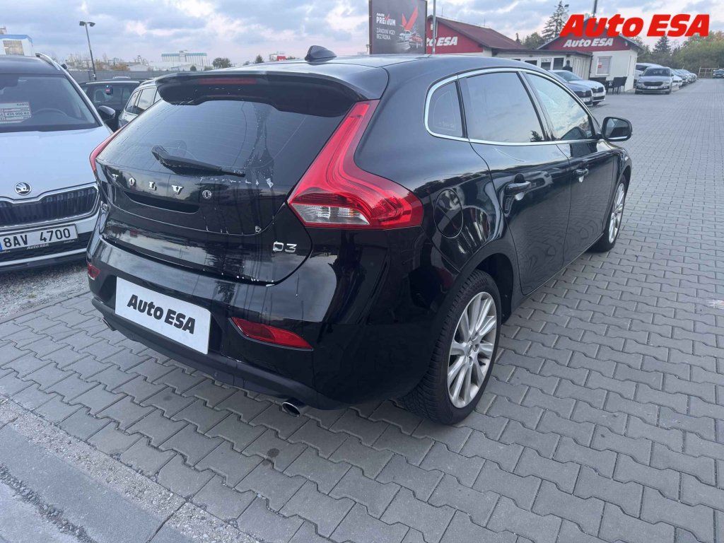 Volvo V40, 2.0. - fotka 2