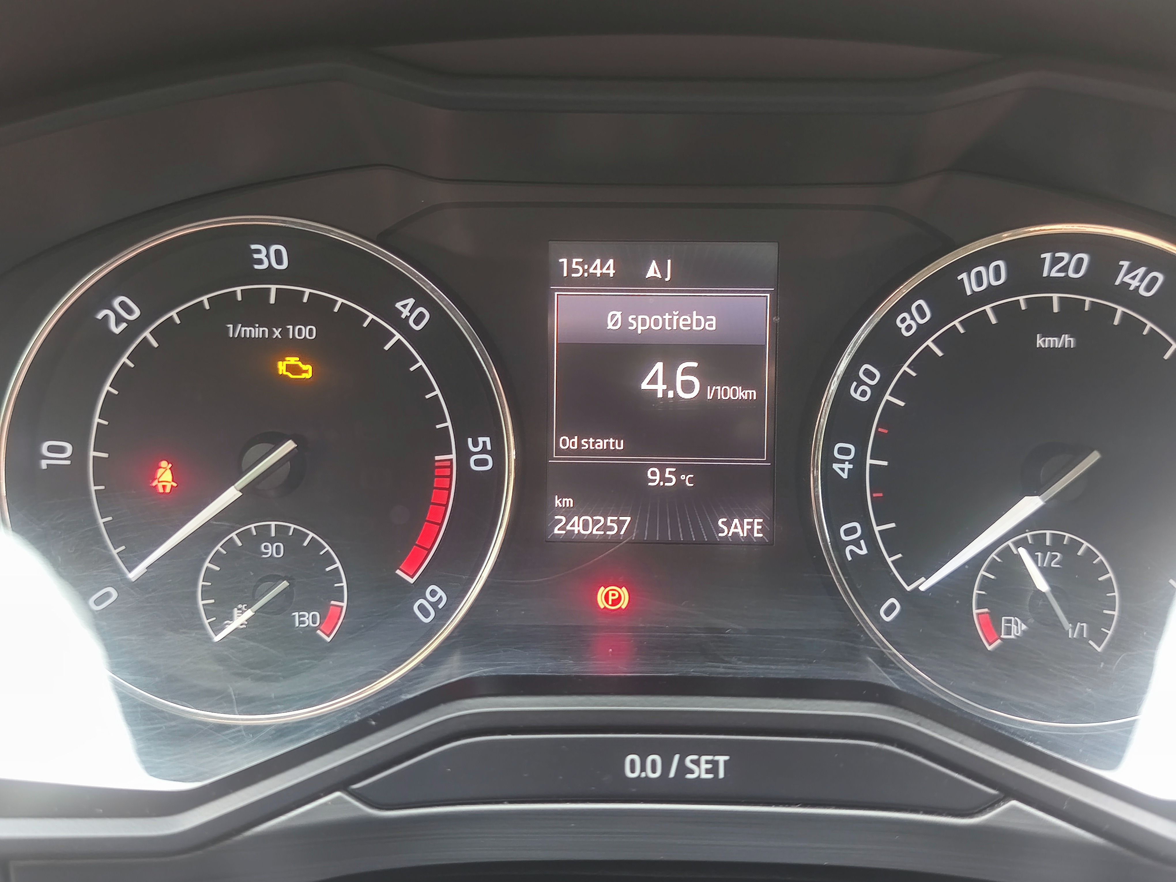 Škoda Superb, 2.0 TDI 140kW Style Combi - fotka 5