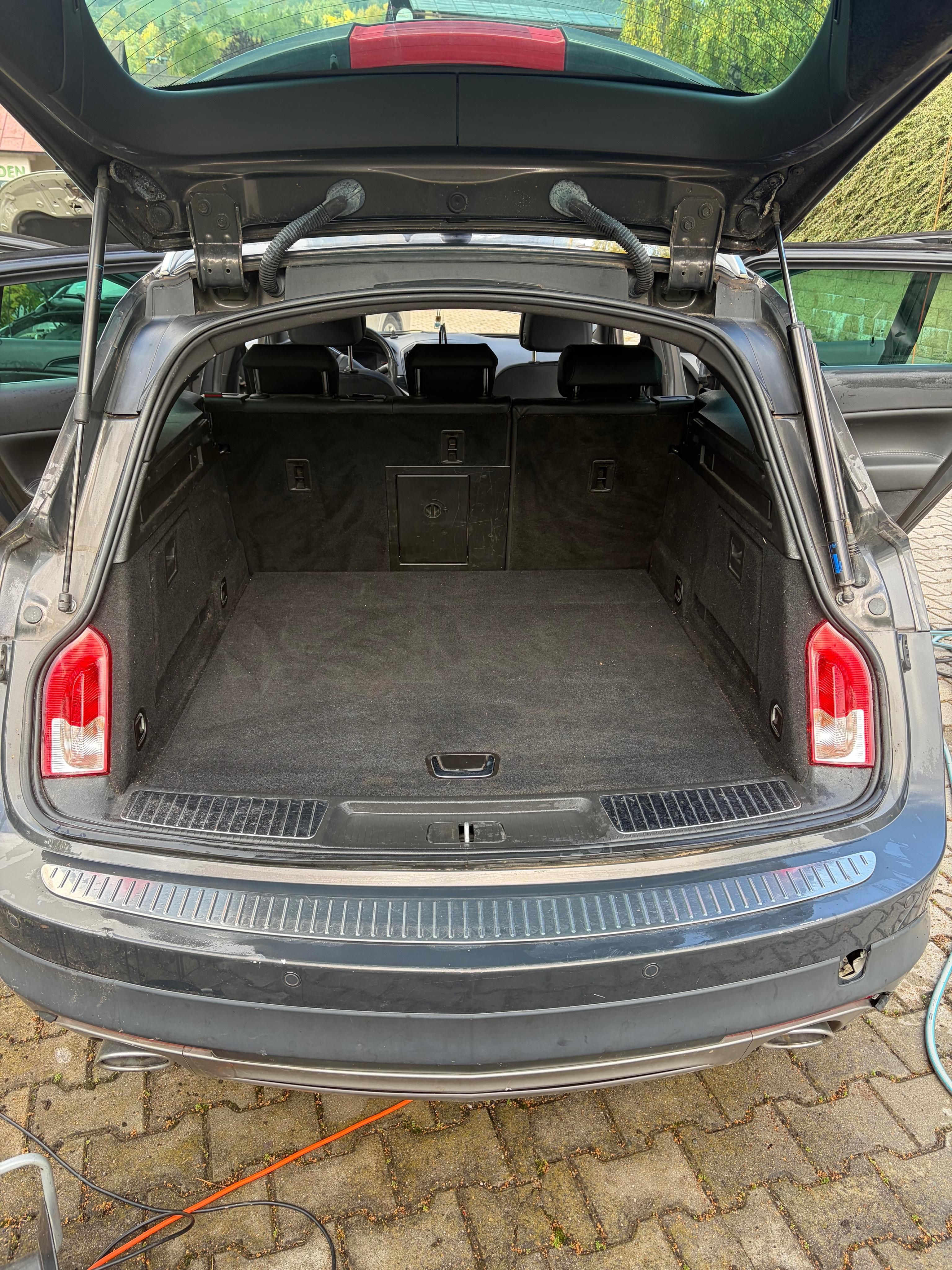 Opel Insignia, Opel Insignia Country Tourer - fotka 5