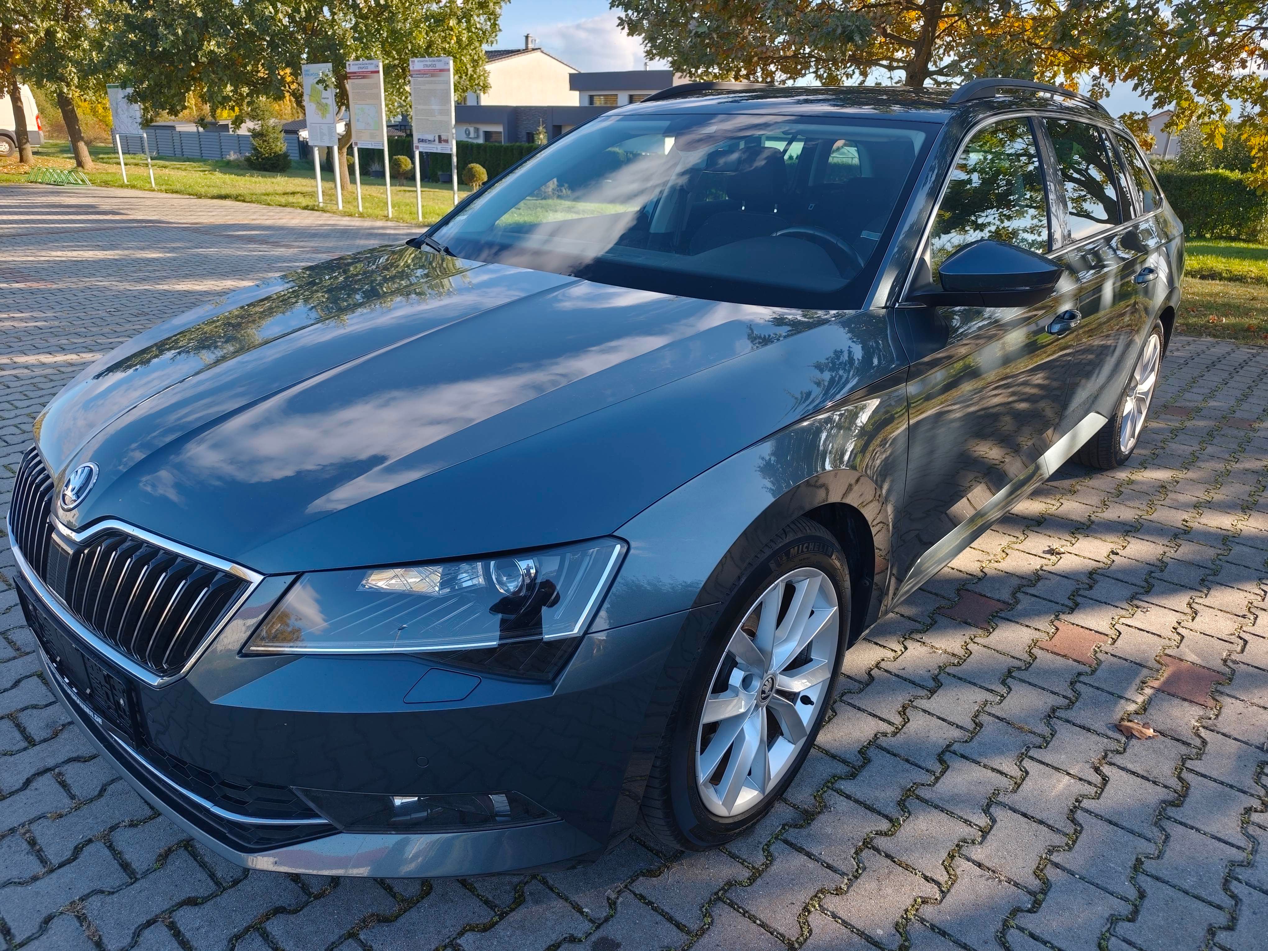 Škoda Superb, 2,0 TDI STYLE - fotka 3