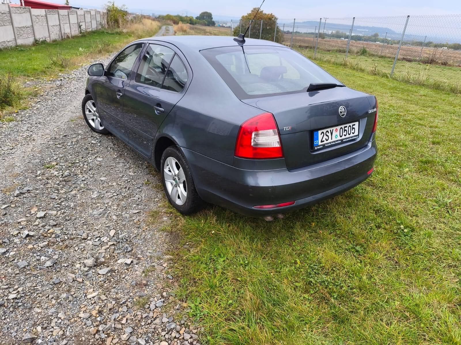 Škoda Octavia, Škoda Octavia - Xenon,polokůže - fotka 6