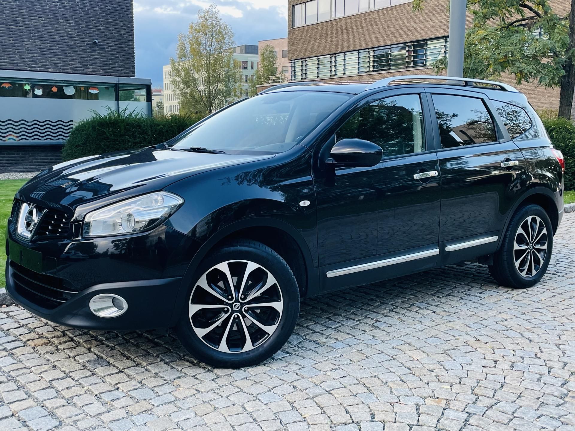 Nissan Qashqai, 2.0i +2 MAN 1MAJ TAŽNÉ KAMERA - fotka 3