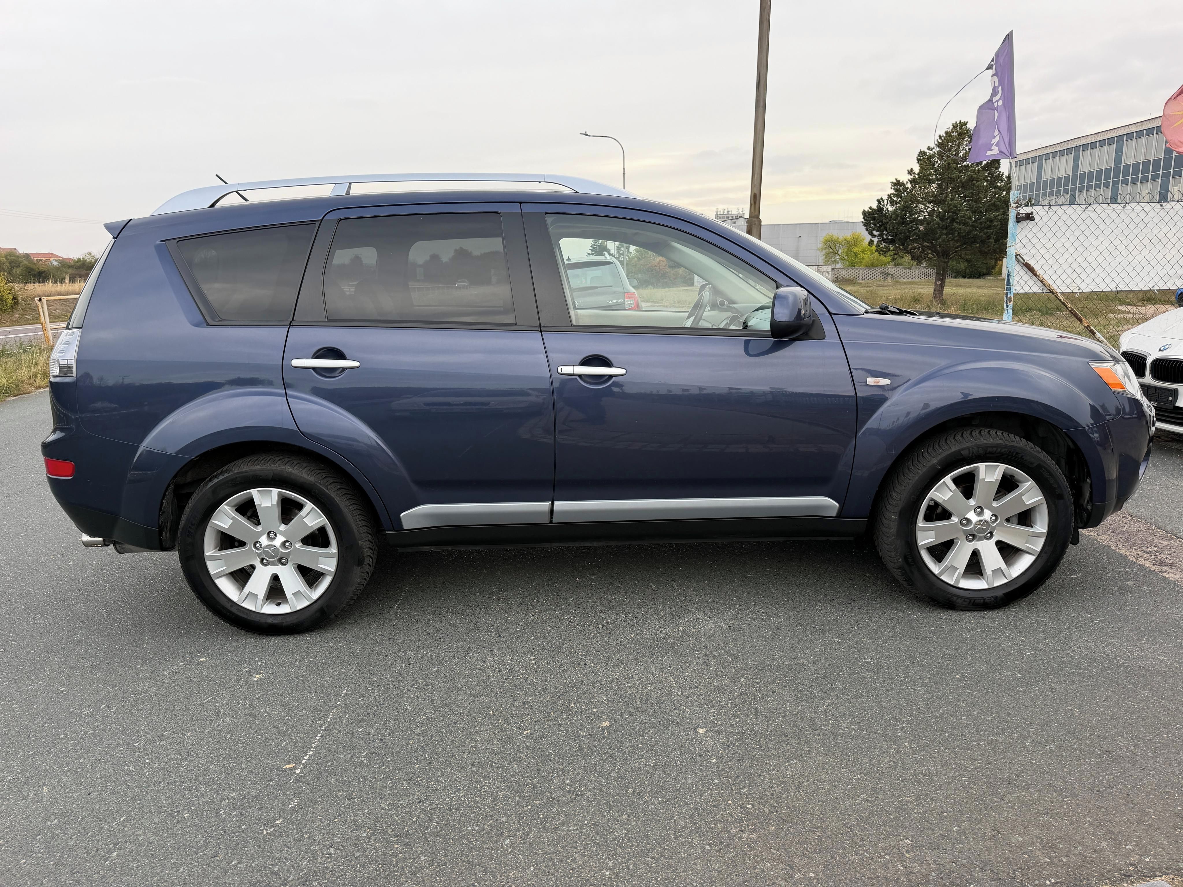 Mitsubishi Outlander, 2.0 DI-D 103kW 4X4 7 MÍST - fotka 4