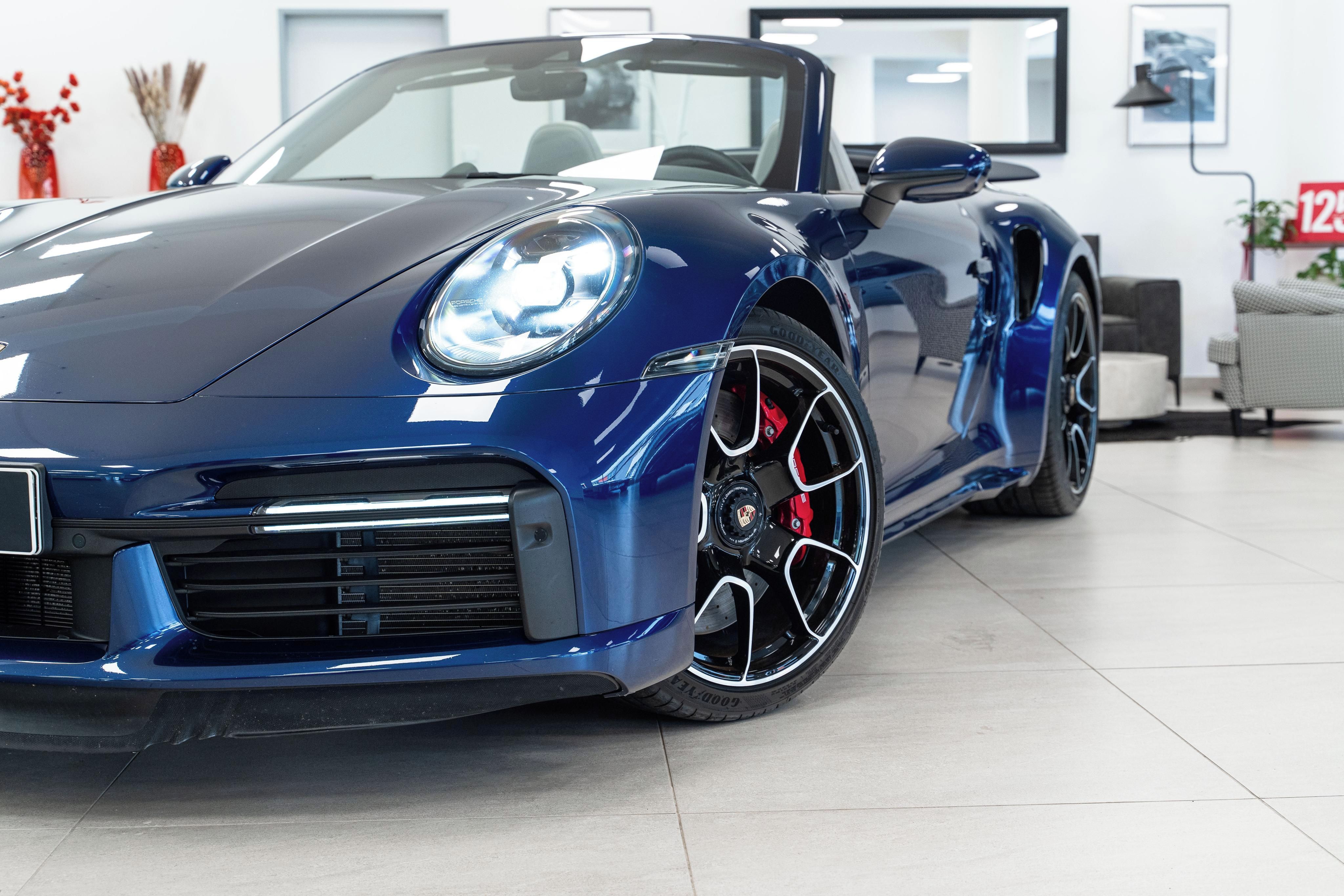 Porsche 911, 992.1 Turbo Cabrio - 1.m, DPH - fotka 3