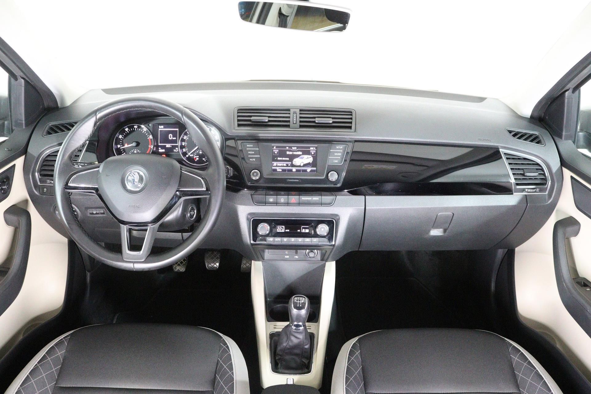 Škoda Fabia, COMBI STYLE 1,2 TSI 66 kW - fotka 5