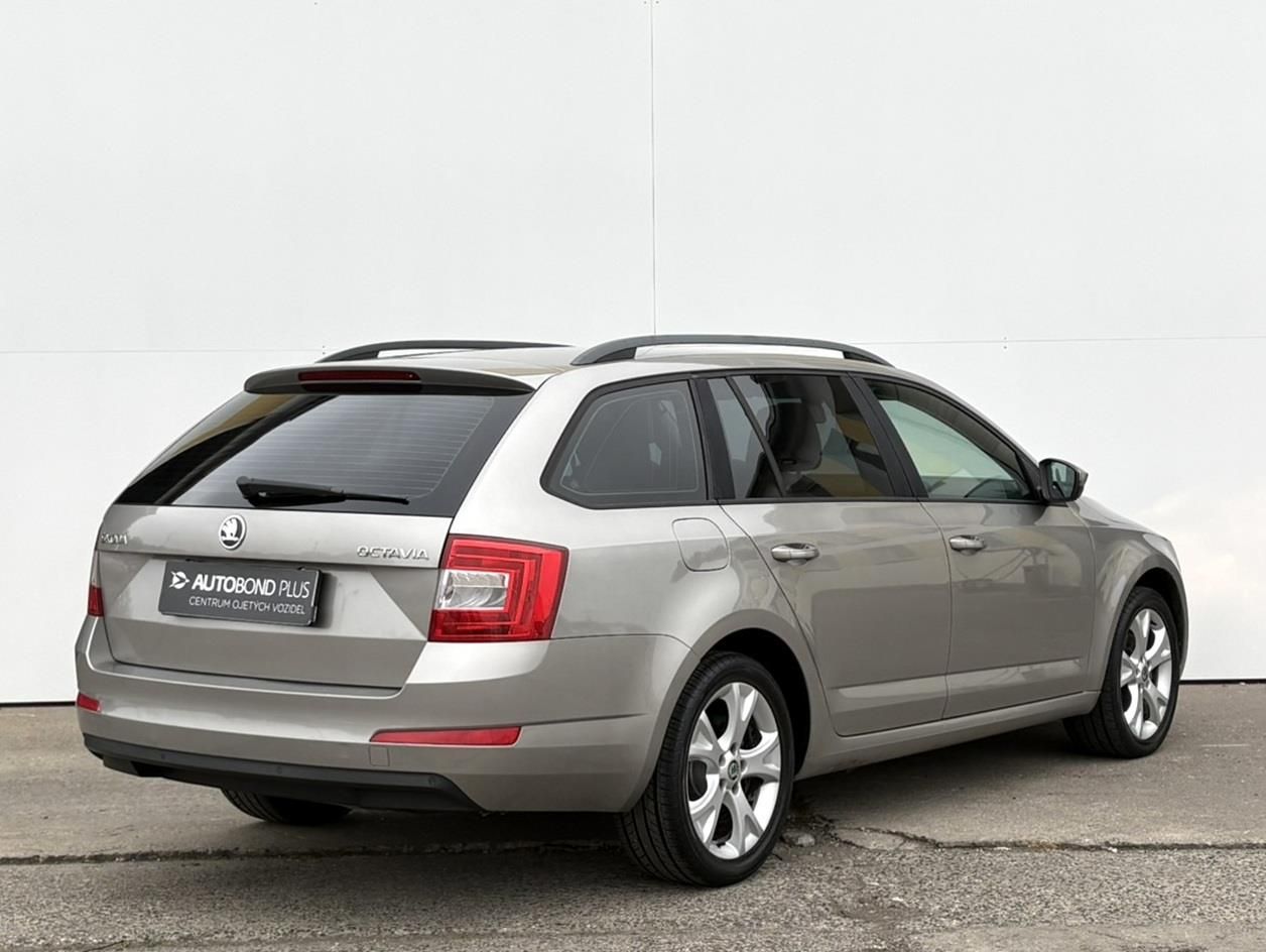 Škoda Octavia, 1.6 TDI / 77 kW Ambition - fotka 2