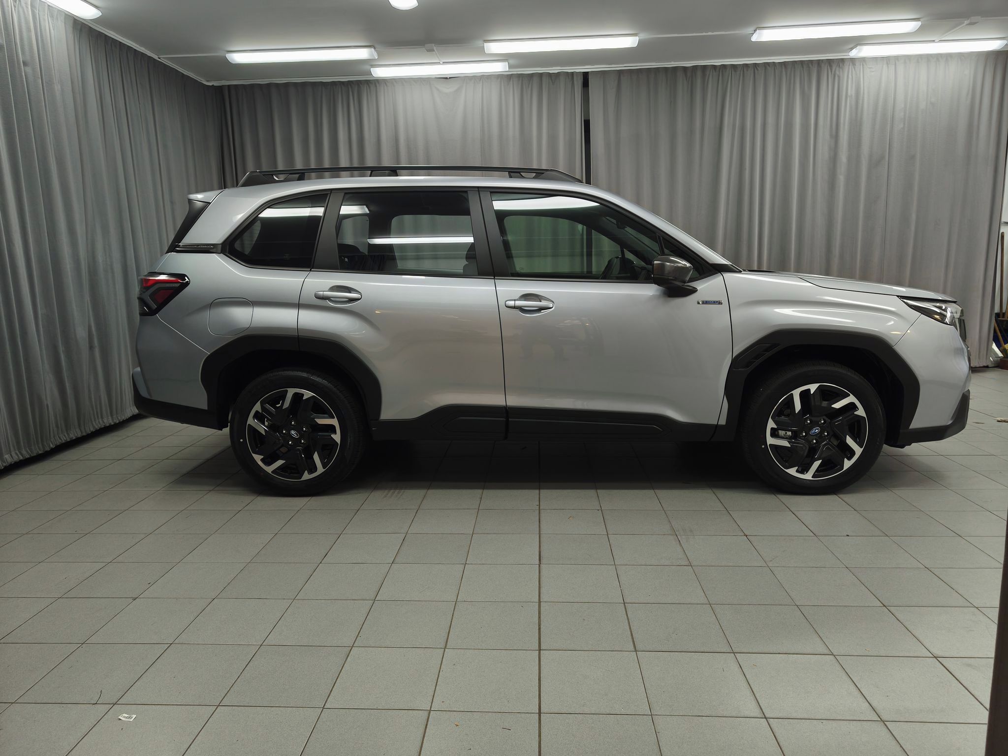 Subaru Forester, Active 4X4 AWD, Skladem! - fotka 4