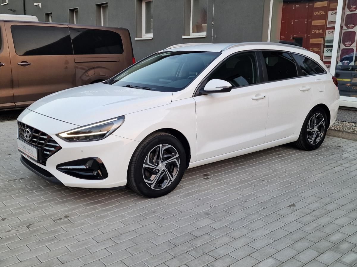 Hyundai i30, 1.0 T-Gdi Family Smart Kombi - fotka 6