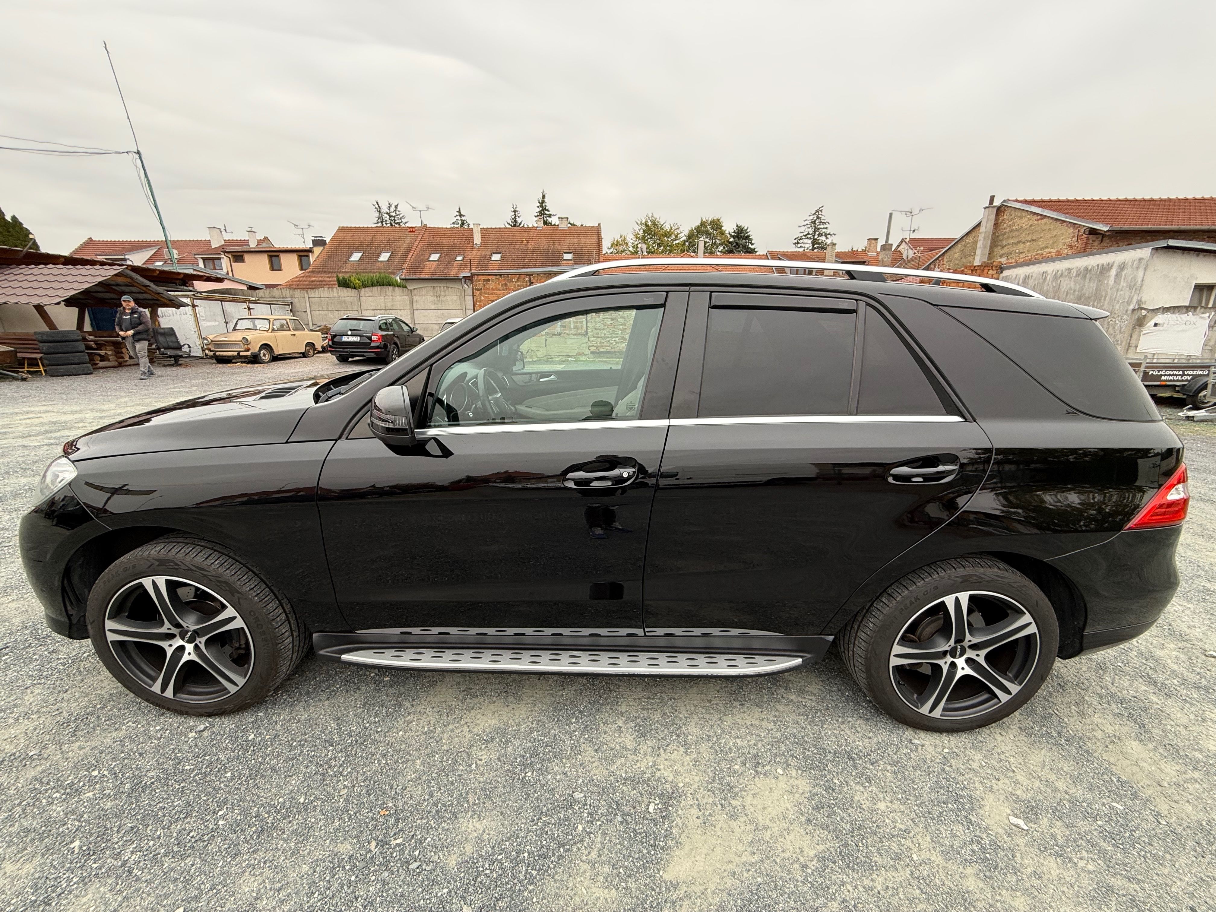 Mercedes-Benz ML, Ml 350cdi 190kw CZ TOP STAV - fotka 4