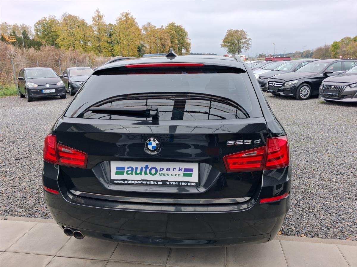 BMW Řada 5, 3,0 150kw, kůže - fotka 6