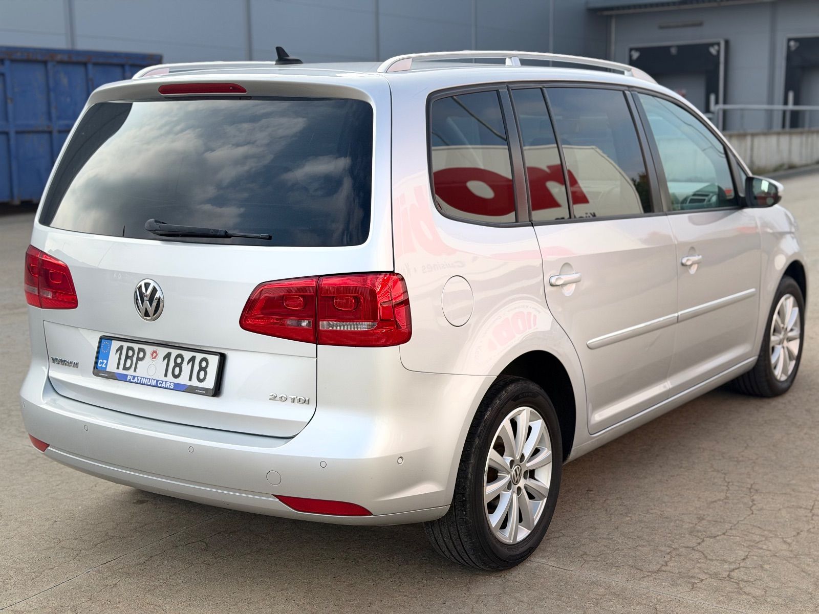 Volkswagen Touran - fotka 4
