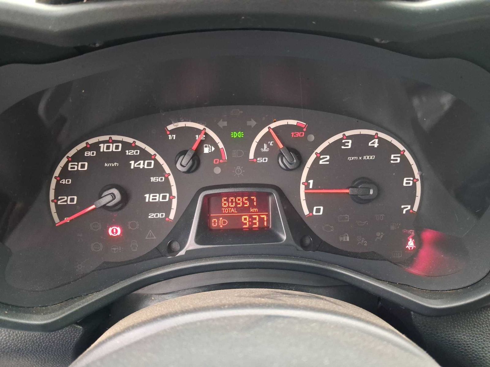 Ford Ka, 1.2 i, po STK, levný provoz - fotka 3
