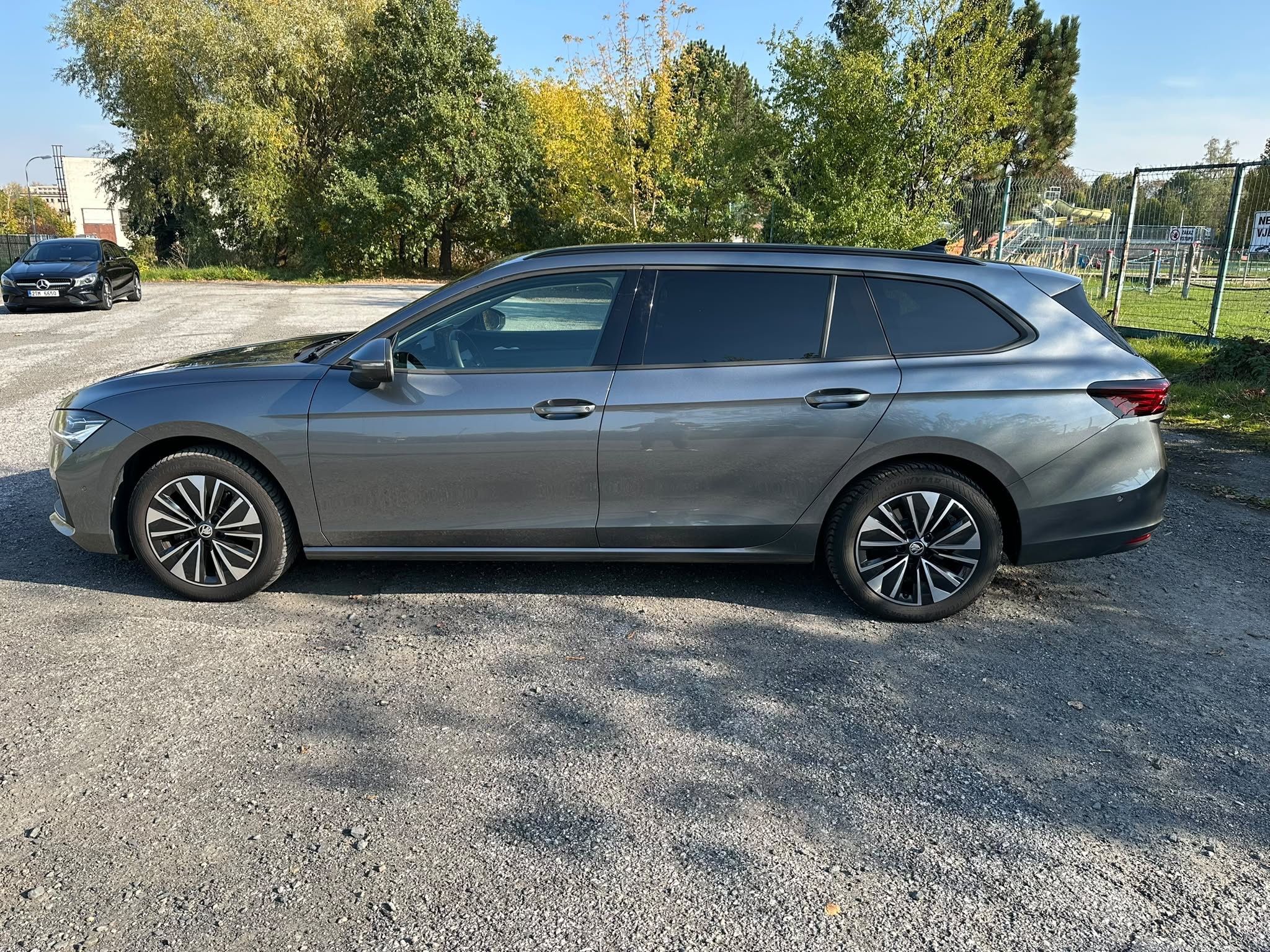 Škoda Superb, 1.5 TSI, DSG, tažné - fotka 2
