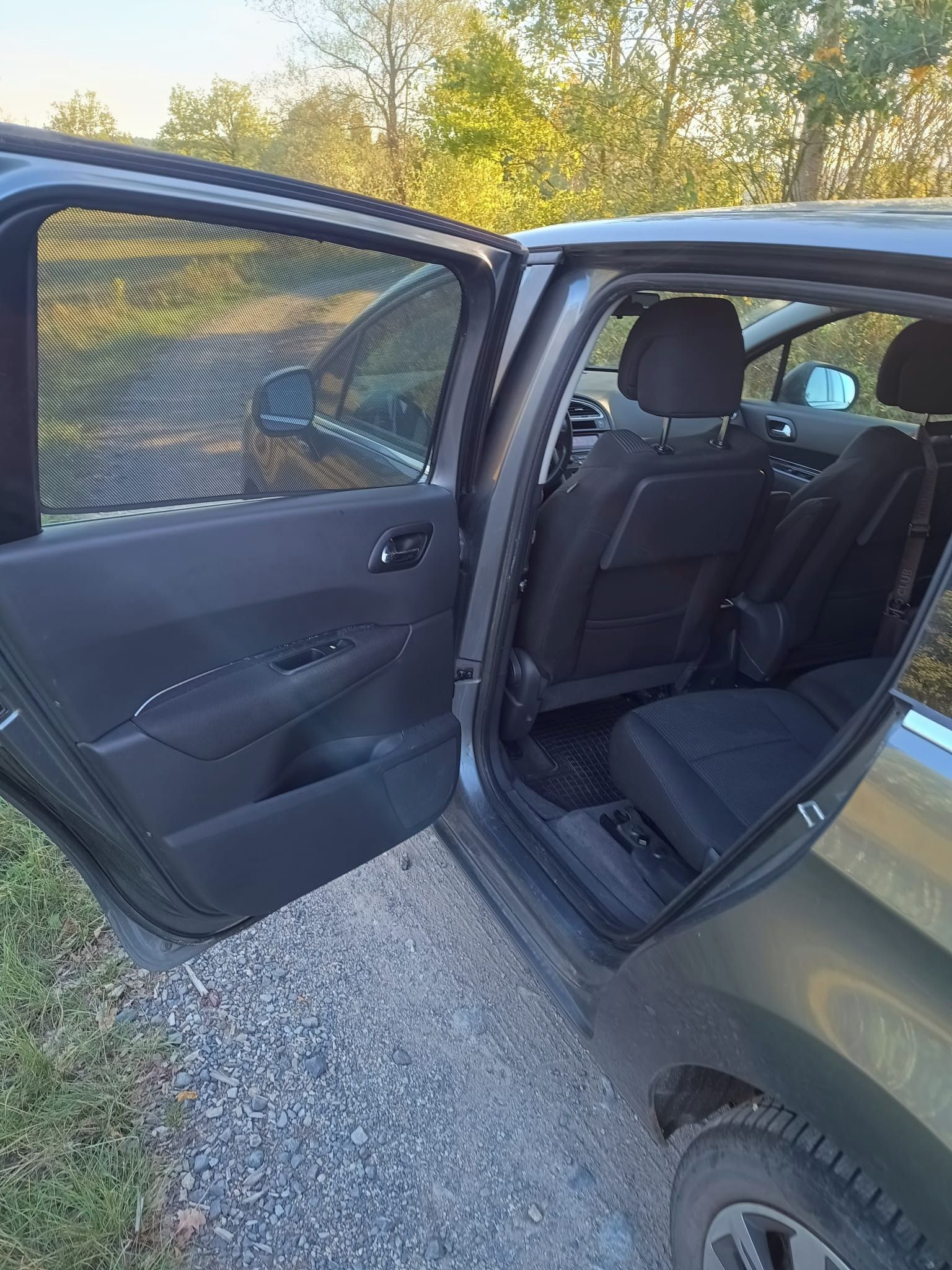 Peugeot 5008, PEUGEOT 5008 1,6HDI - fotka 6