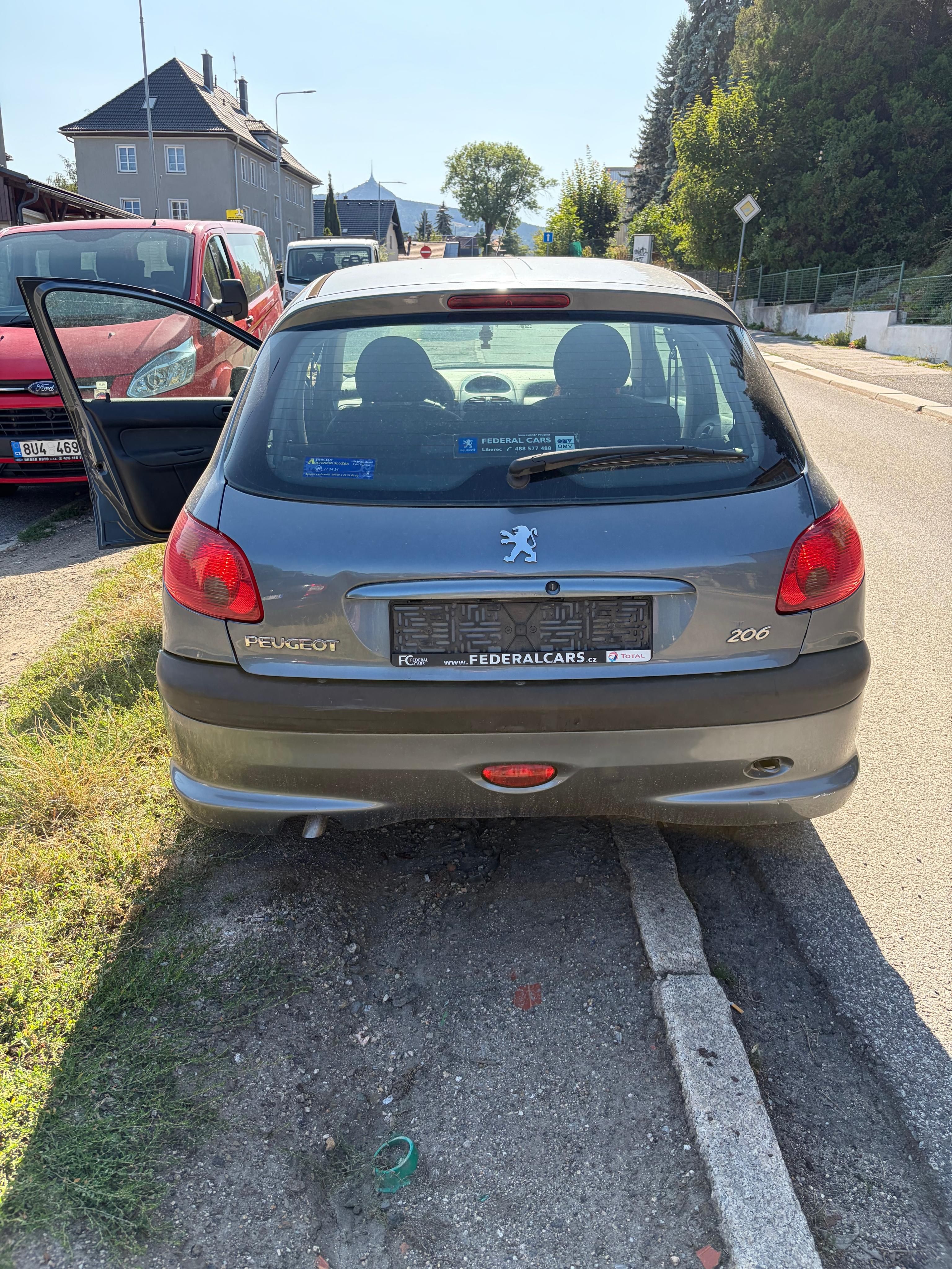 Peugeot 206 - fotka 5
