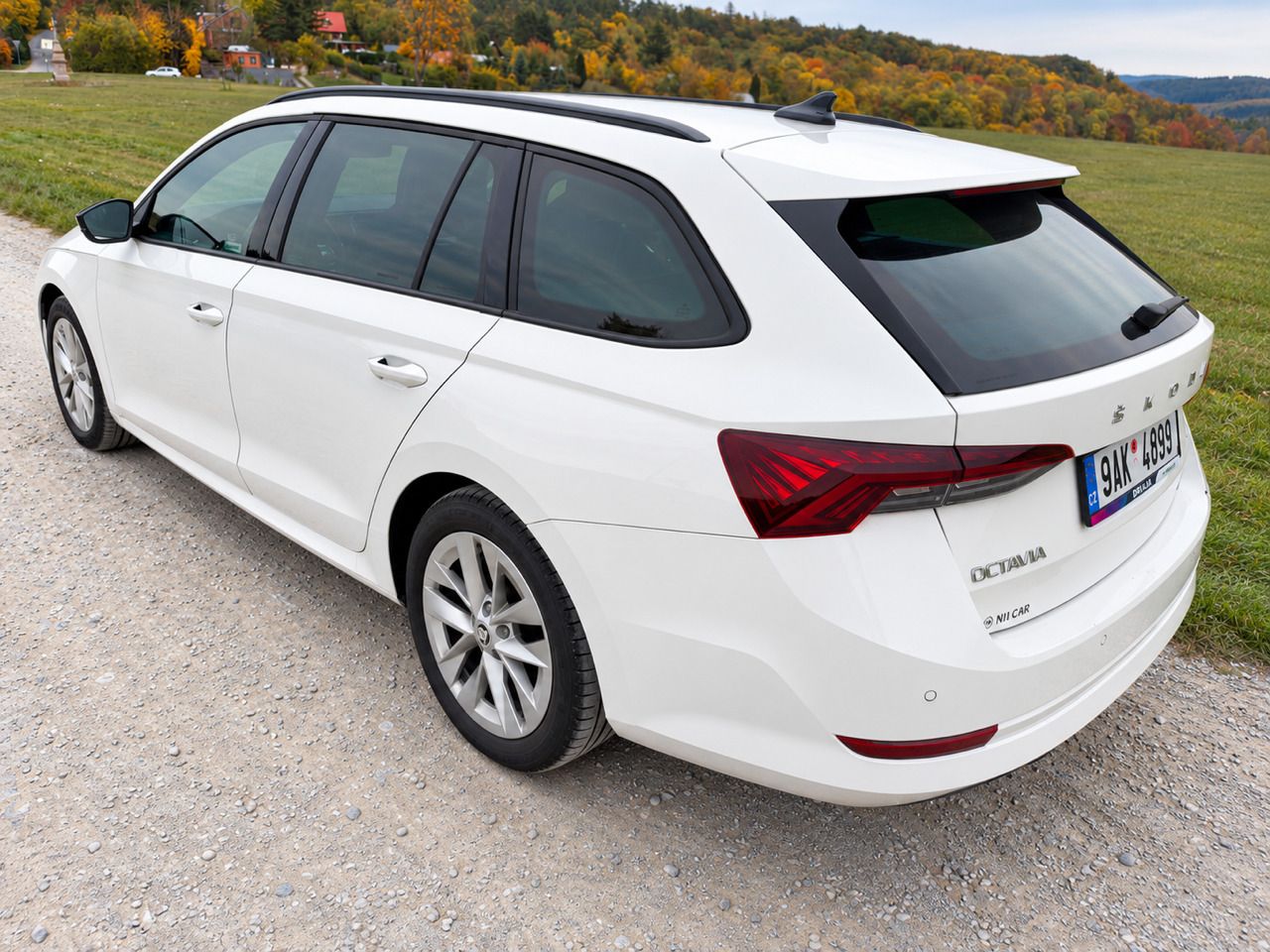 Škoda Octavia, 2.0TDI STYLE+ NEZ. TOP. LED ČR - fotka 4