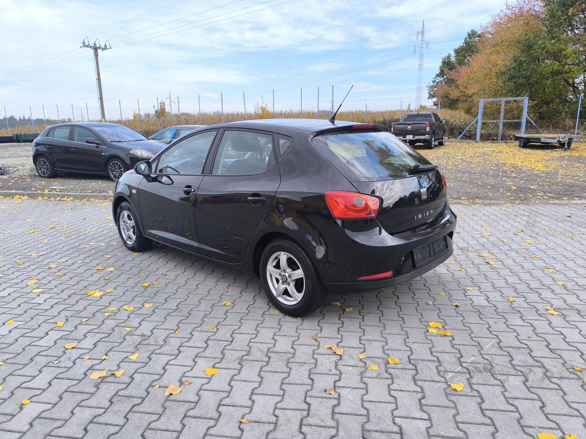 Seat Ibiza, 1.2 DOLOŽENÉ KM, 1.MAJITEL - fotka 5