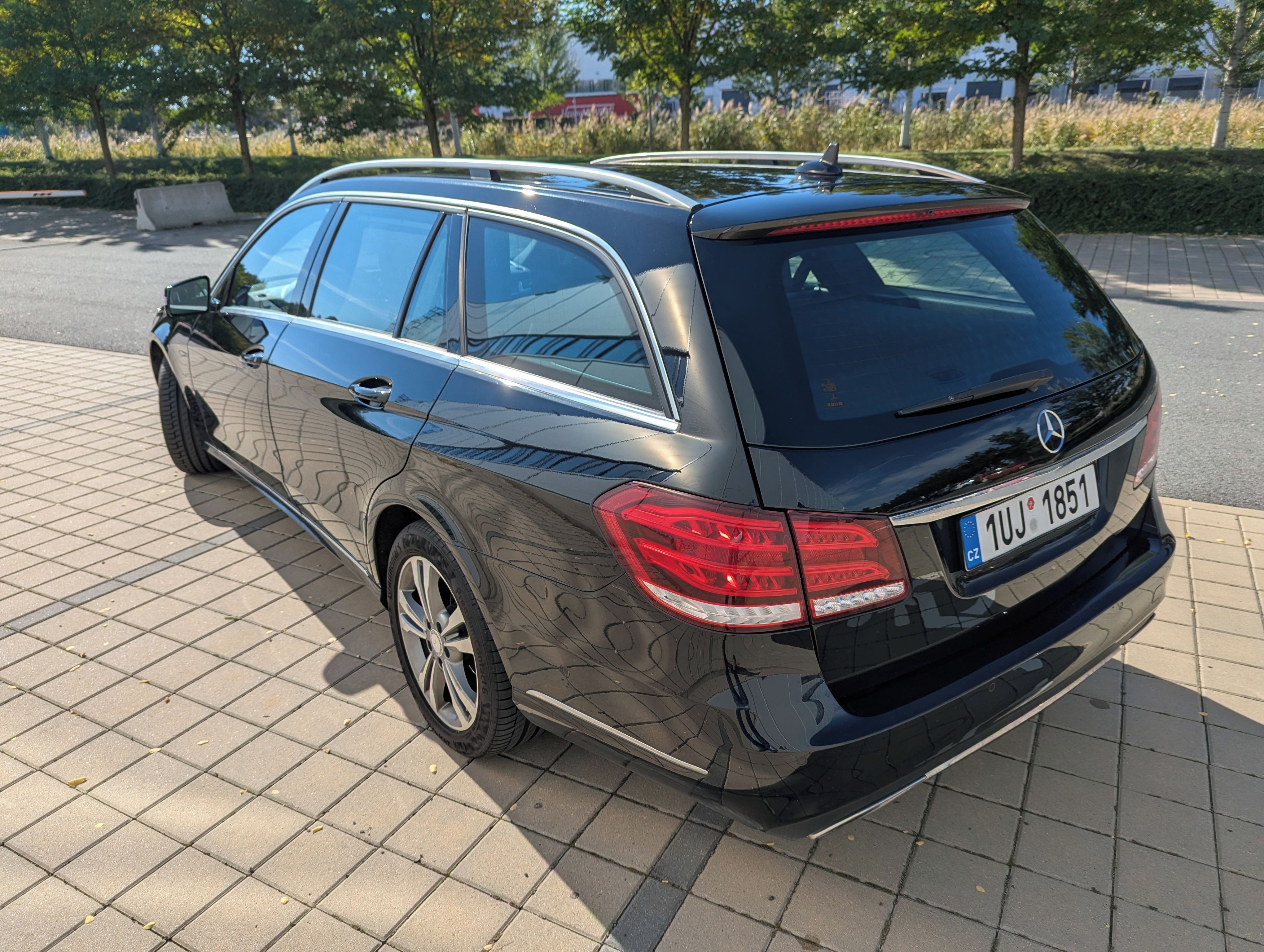 Mercedes-Benz Třídy E, E 200 BLUETEC (2.2, 100 kW) - fotka 4