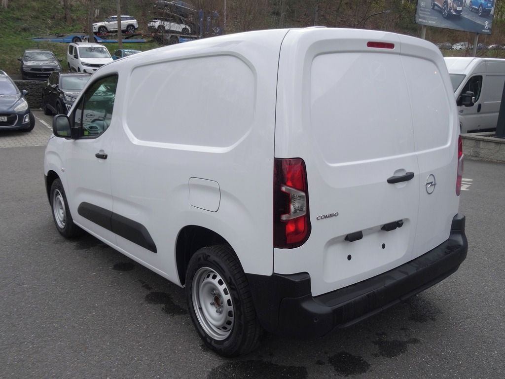 Opel Combo, Van L1 1.2T 110k MAN6 - fotka 4