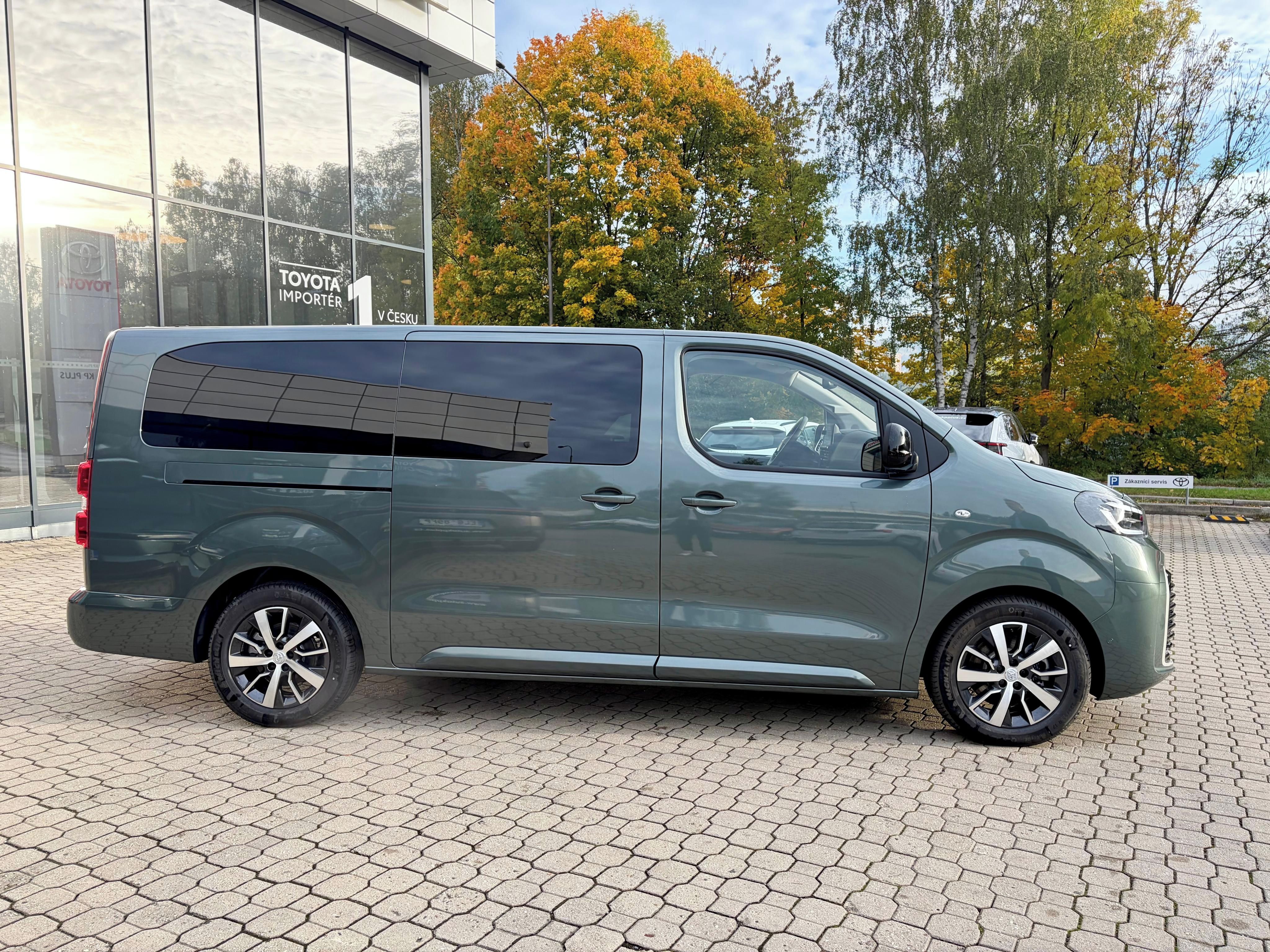Toyota Proace Verso, 2.2 180k automat VIP 7 míst L2 - fotka 3